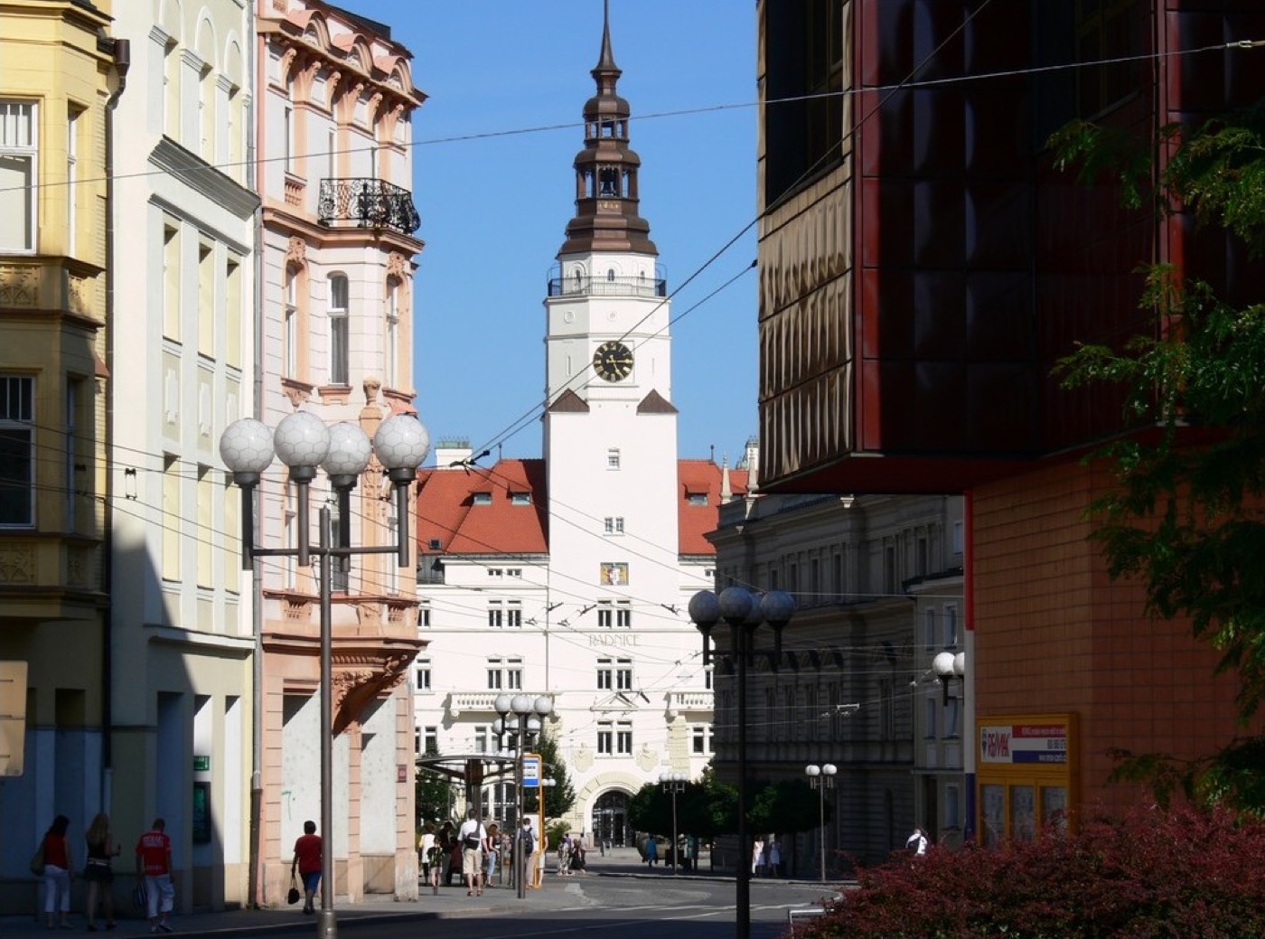 Que voir à Opava : 9 idées de visites et d'activités en 2026 3 Tour Renaissance de l'hôtel de ville Hláska sur la place Haute d'Opava