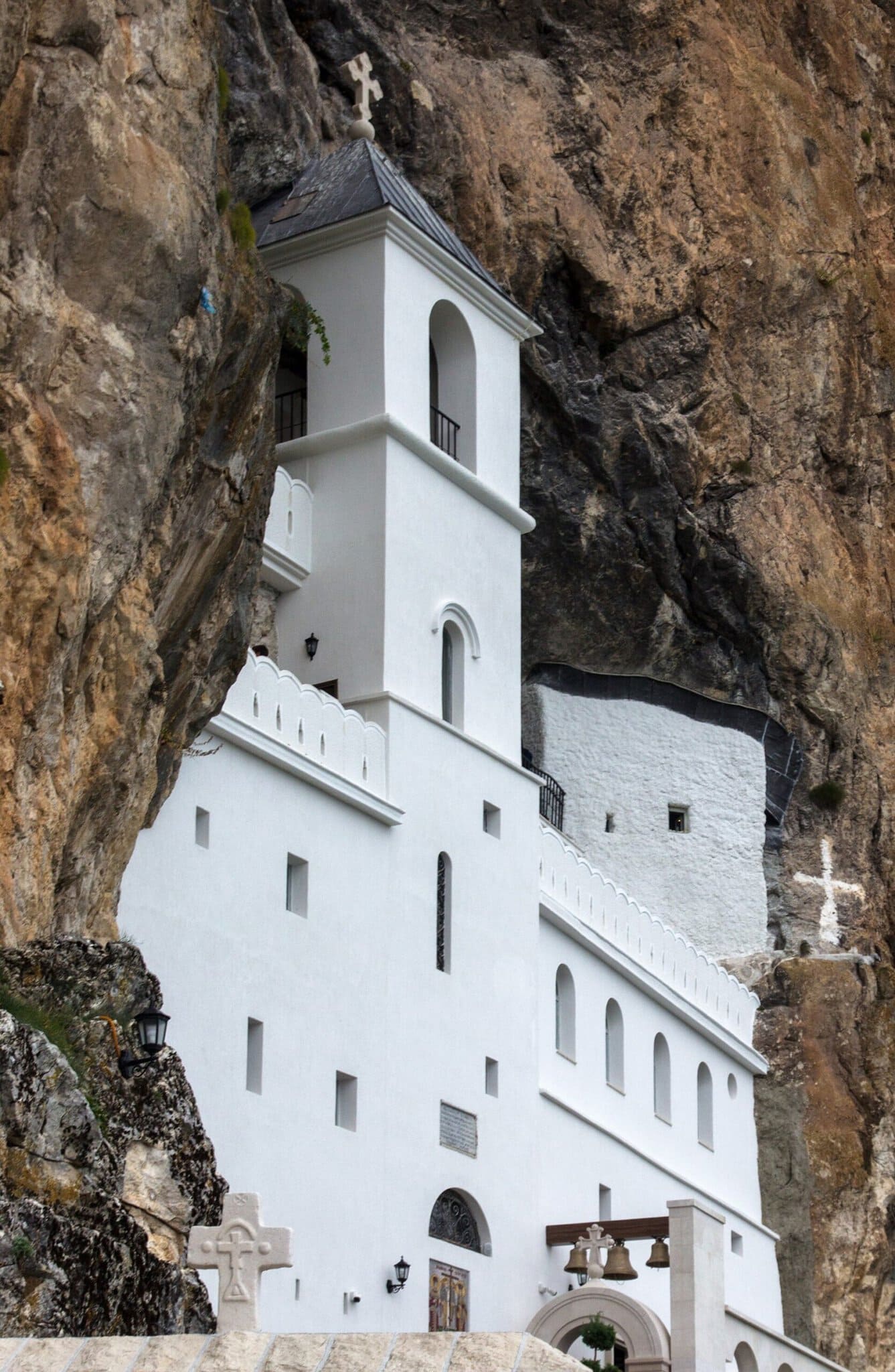 Monastero di Ostrog: 8 consigli per il luogo di pellegrinaggio scavato nella roccia 2026 14 Dove andare in Montenegro