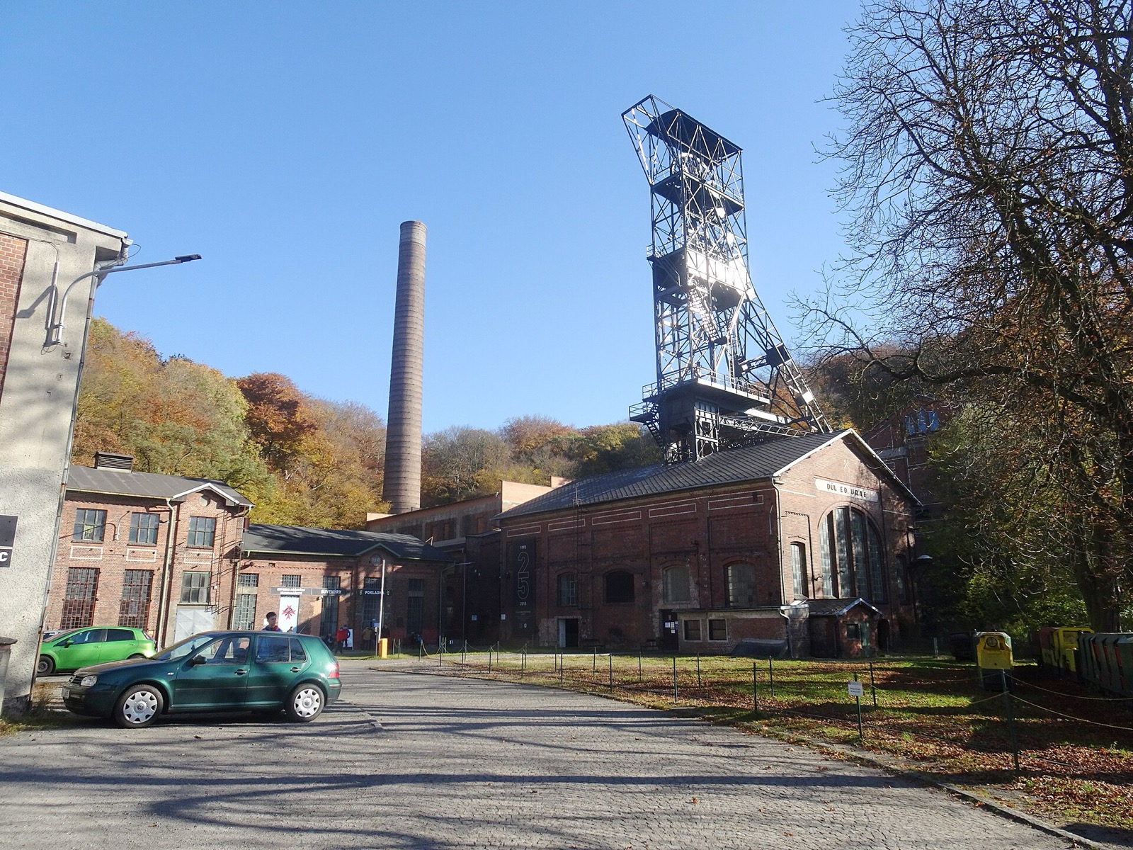 Ostrava in Tsjechië: 12 tips wat te zien, doen en daguitstapjes 2026 6 Mijntoren en gebouwen van het mijnbouwmuseum Landek Park
