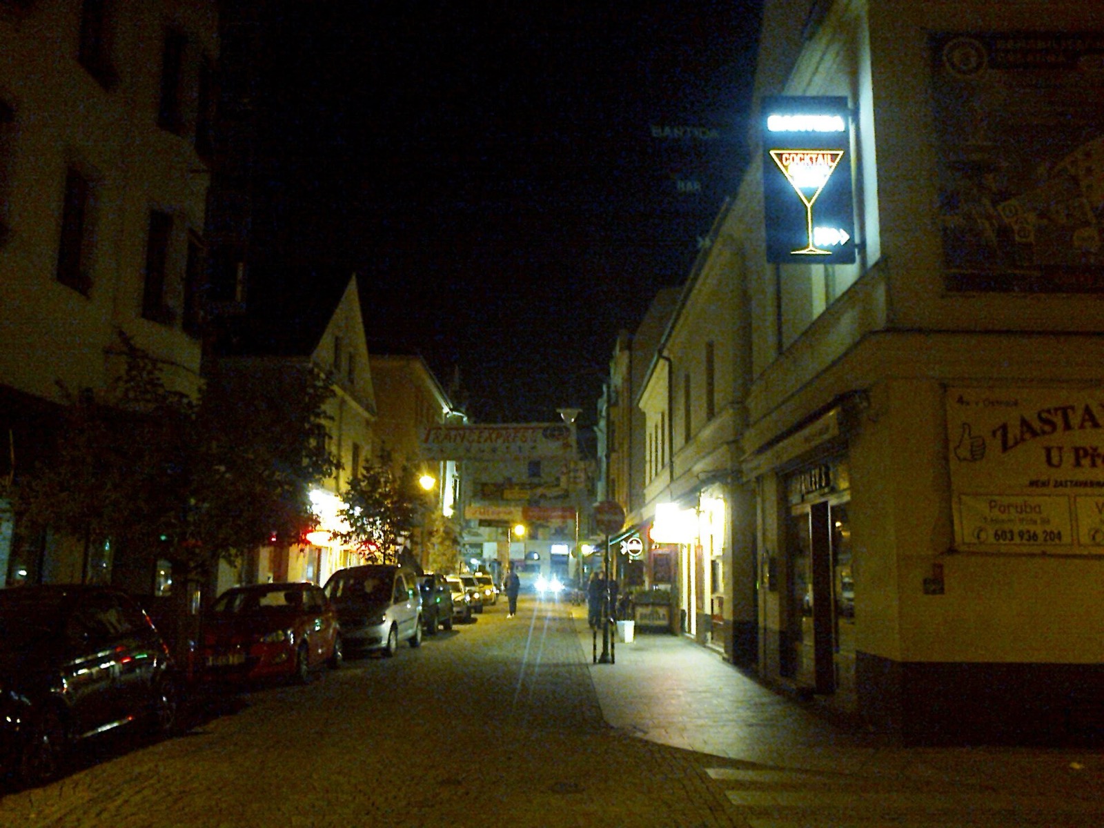Ostrava in Tsjechië: 12 tips wat te zien, doen en daguitstapjes 2026 14 Stodolní-straat in Ostrava in de avond