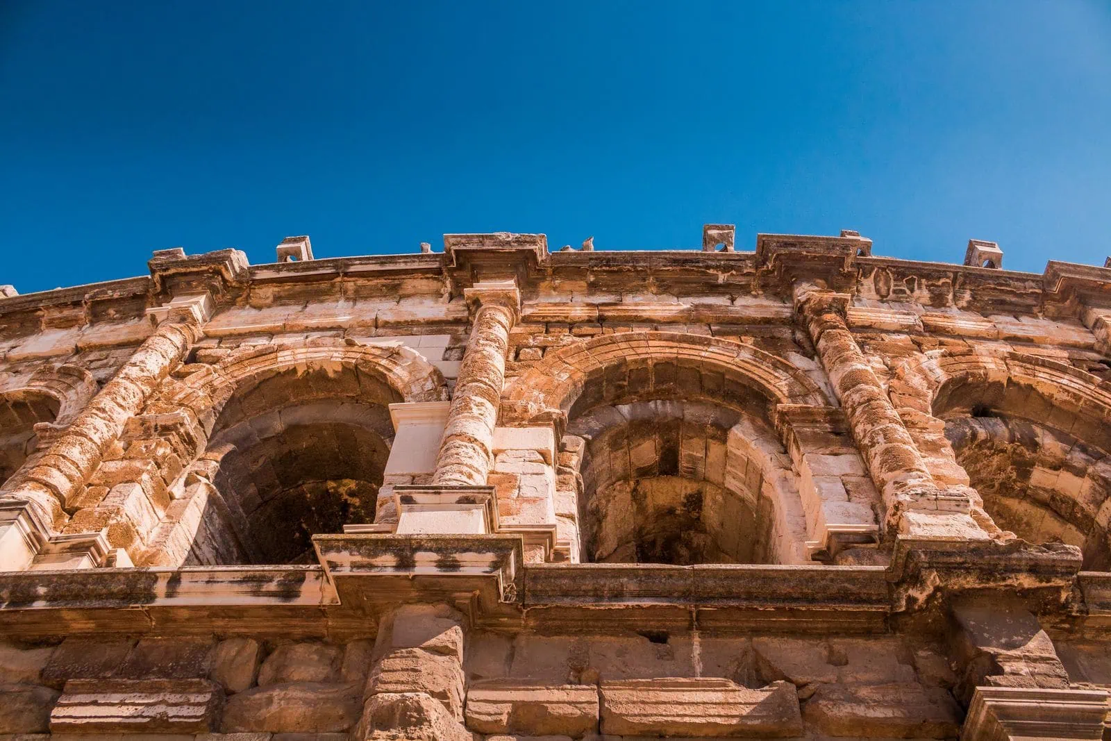 Nîmes och Pont du Gard: 12 tips för det romerska Frankrike 2026 6 Arènes de Nîmes: amfiteatern som lever än idag