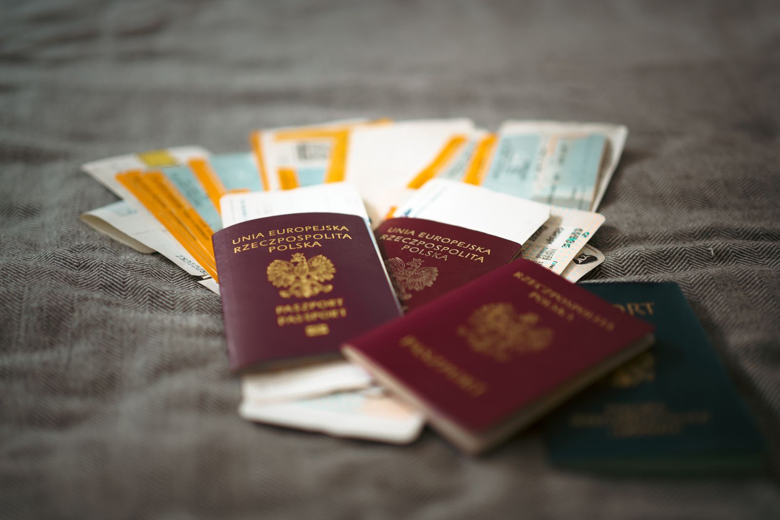 Mexico Travel from the UK: Flights, the ESTA Trap on US Layovers & Insurance 2026 66 Passport and boarding pass