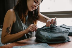 Domovská stránka 9 Packing cubes a organizéry do kufru: jak chytře sbalit kufr v roce 2026