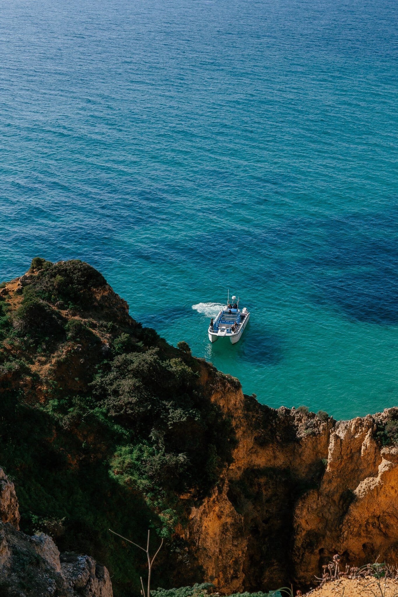Ponta da Piedade lângă Lagos, Portugalia: faleze, peșteri și sfaturi 13 Faleze aurii de calcar Ponta da Piedade deasupra mării turcoaz lângă Lagos