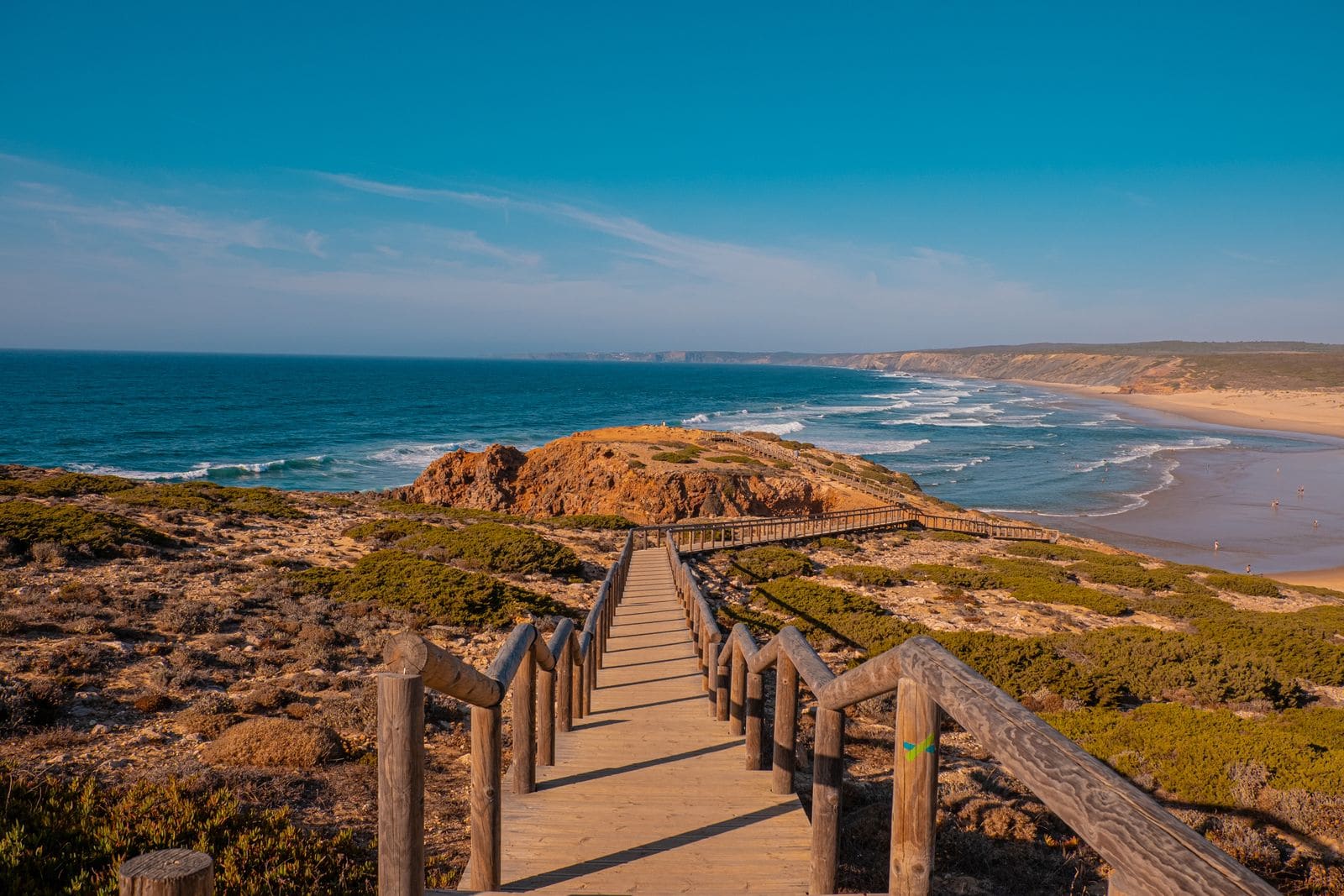 Praia da Falésia: cea mai bună plajă din lume? Faleze, accese și sfaturi 8 Scăldat în Atlanticul mai rece