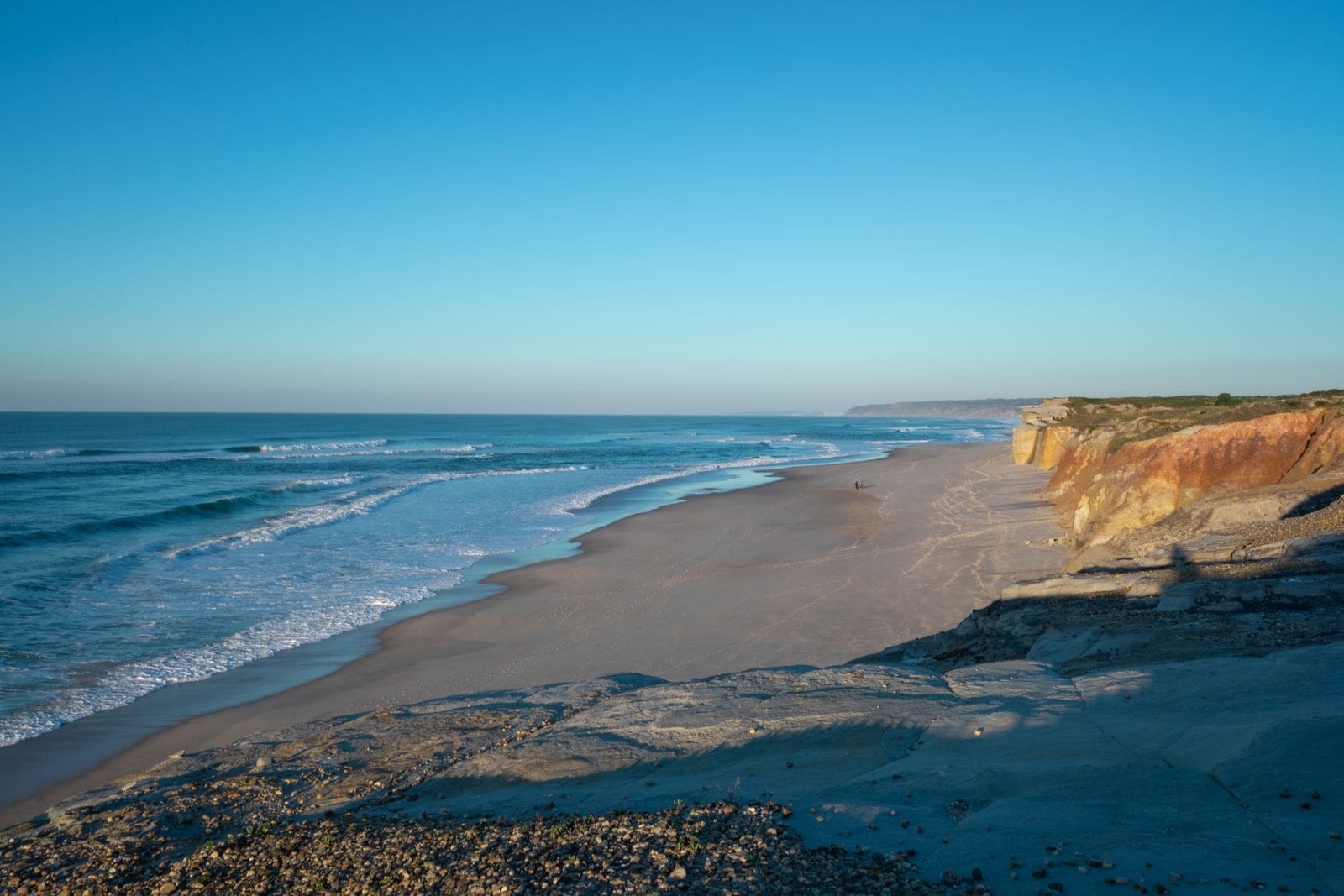 Praia da Falésia: cea mai bună plajă din lume? Faleze, accese și sfaturi 15 Facilități, șezlonguri și baruri de plajă