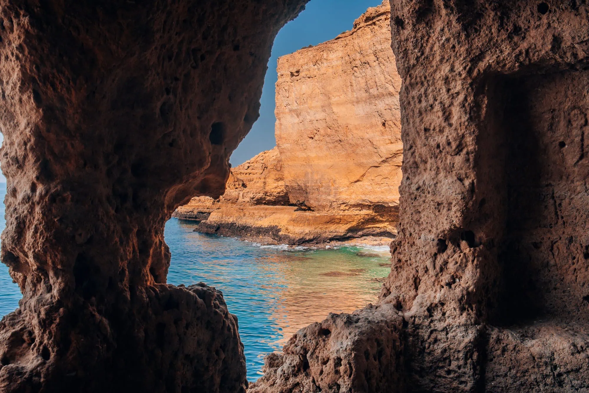 Praia da Marinha: nejkrásnější pláž Algarve – na co si dát pozor 65 Přírodní skalní oblouky na Praia da Marinha
