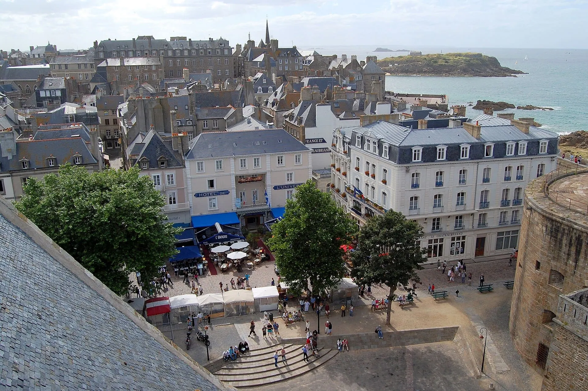Saint-Malo, Frankrijk: 12 tips voor wat te zien en doen in 2026 5 Wandeling over de majestueuze stadsmuren van Intra-Muros