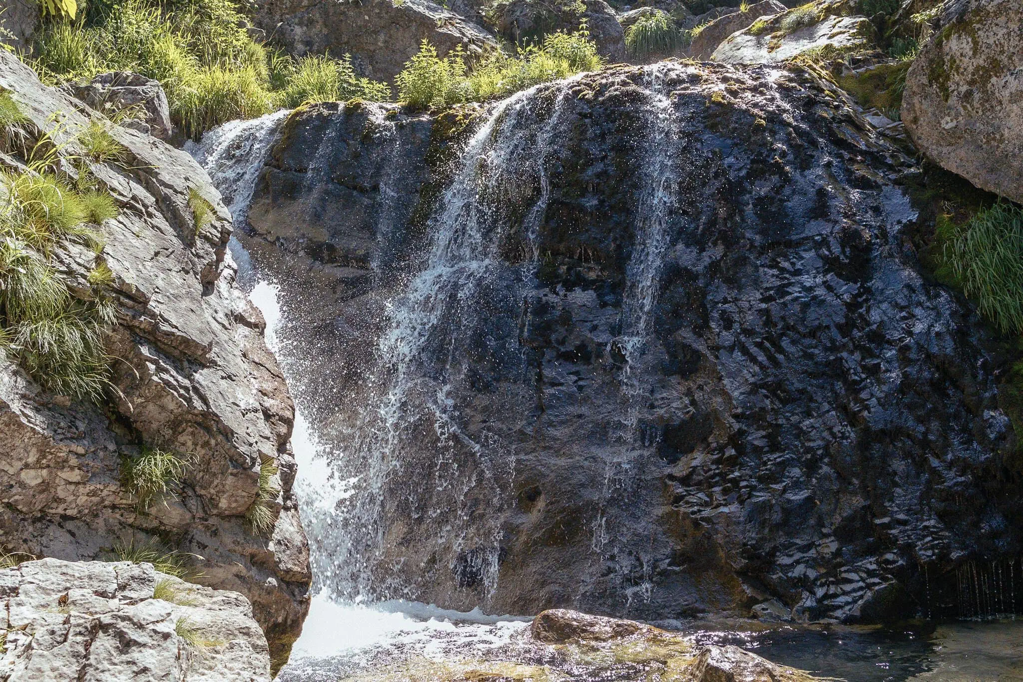 Albanische Alpen: 10 Tipps für Theth, Valbona & den Norden 2026 9 Der Grunas-Wasserfall im Theth-Nationalpark