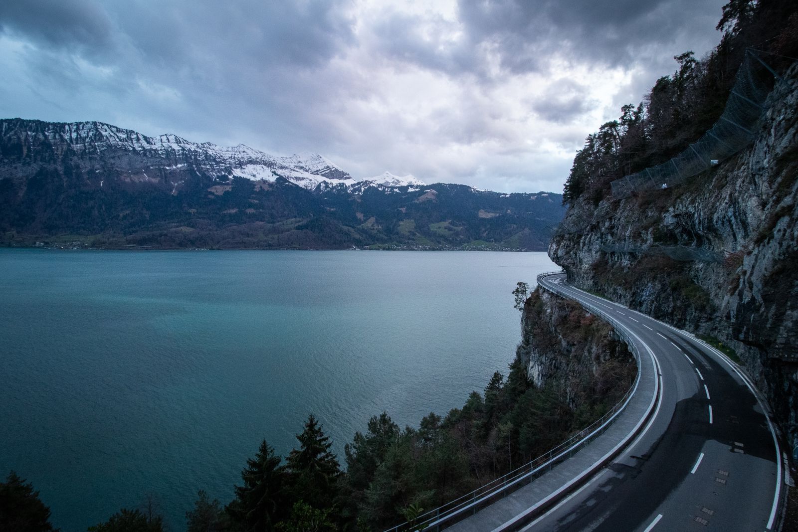 Interlaken (Suiza) y Jungfraujoch: 14 cosas que ver y hacer 2026 8 El paseo Höheweg y el famoso prado Höhematte