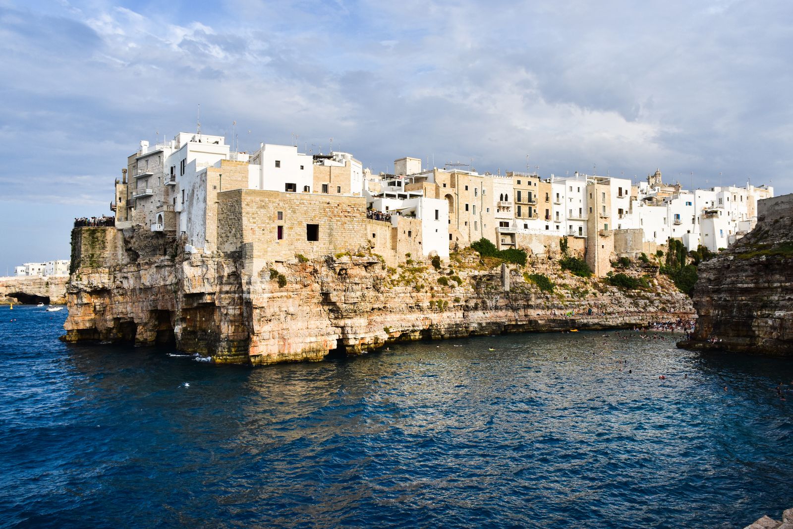 Puglia, Italien: 9 tips på vad du ska se och göra 2026 3 Polignano a Mare och lugnare Monopoli