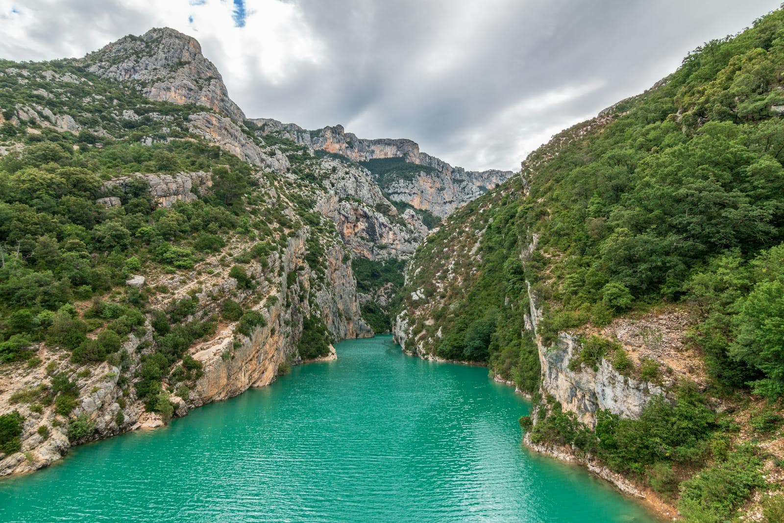 Road trip Etelä-Ranskassa: reittiopas 7–10 päivälle vuonna 2026 12 Turkoosi järvi ja tie Gorges du Verdon -kanjonissa