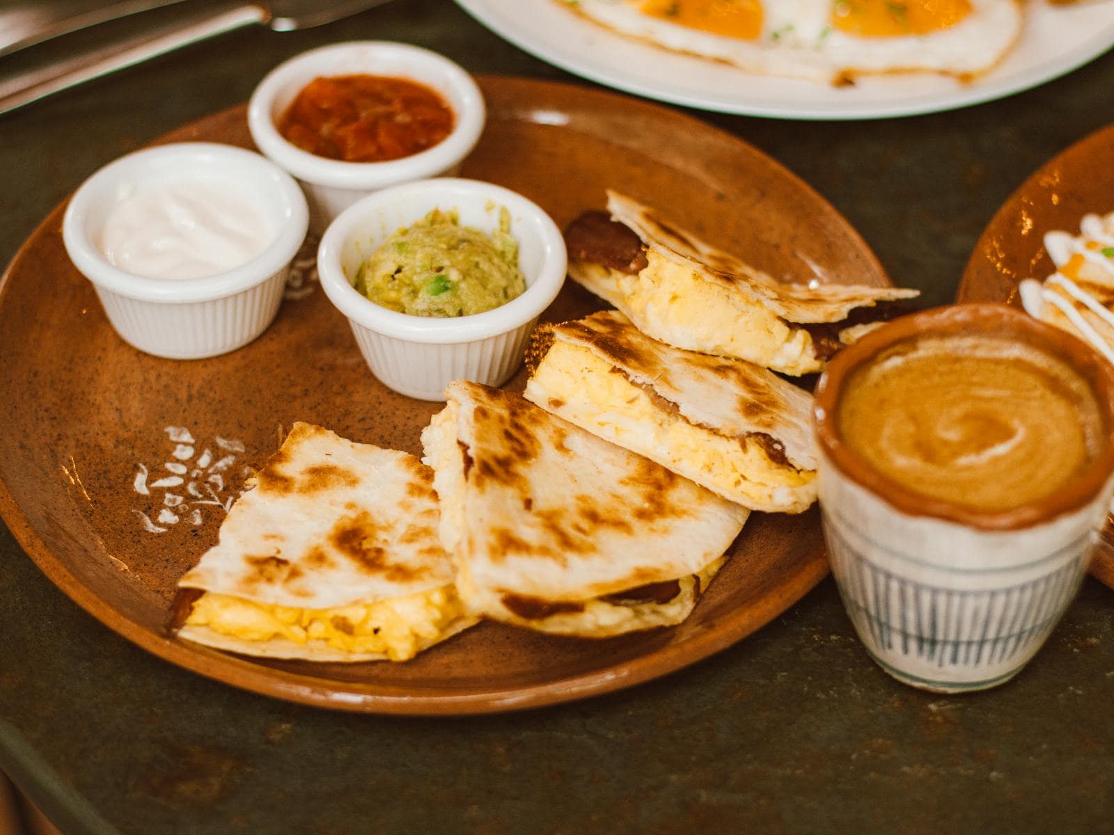 Bucătăria mexicană: 20 de preparate de gustat (nu doar tacos) 3 Quesadilla cu salsa