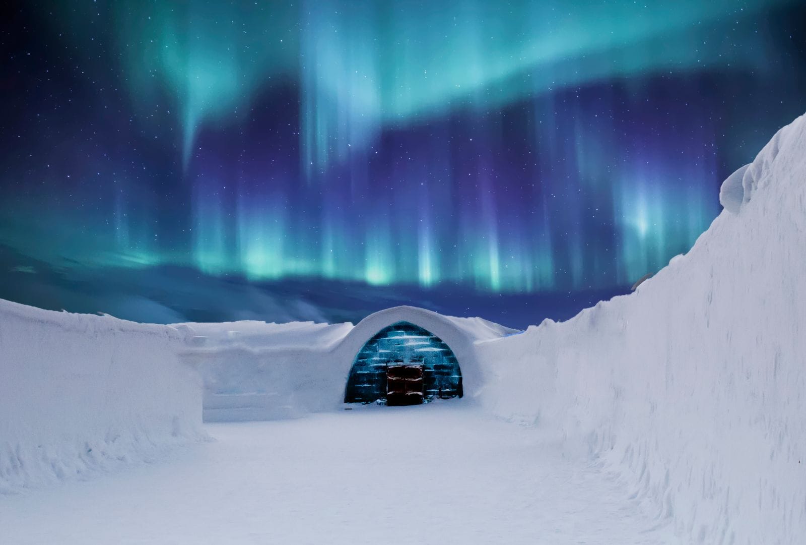 Rovaniemi, Finlanda: 15 lucruri de văzut și făcut în capitala Crăciunului 3 Iglu de sticlă cu vedere la cerul nopții lângă Rovaniemi