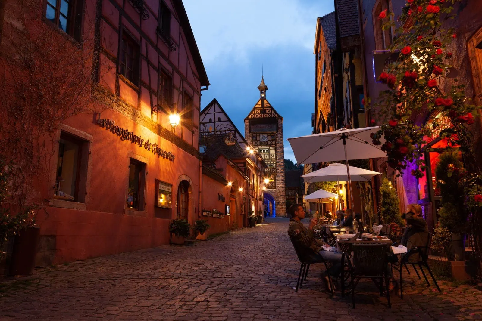 Riquewihr obklopený vinicemi