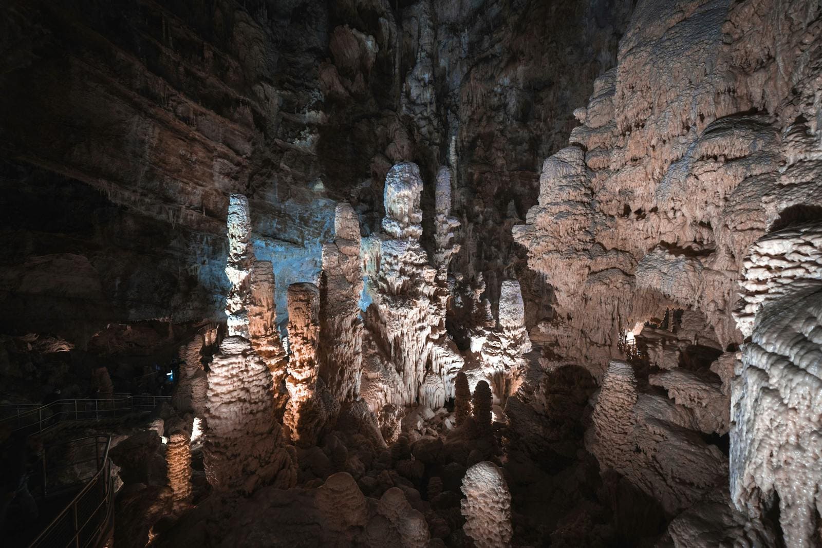 Ardèche, Francia: 12 cose da vedere e fare nel 2026 92 Grotta delle stalattiti Aven d'Orgnac