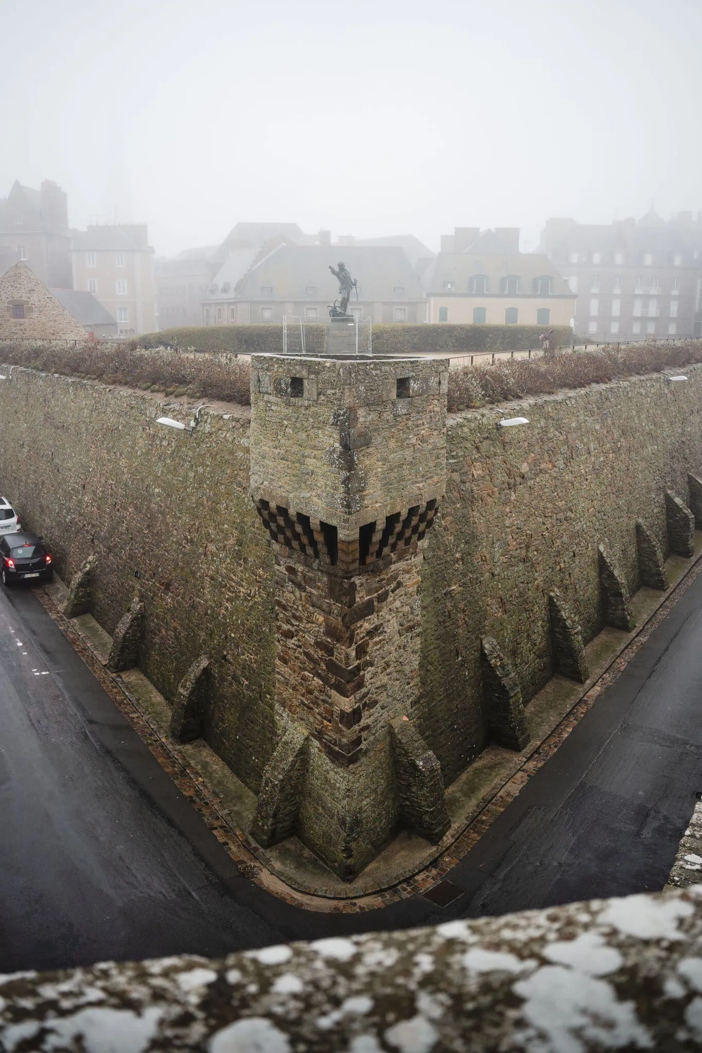 Bretagne, Frankrike: 15 tips på vad du ska se och göra 2026 1 Stadsmuren och gamla stan i Saint-Malo i Bretagne