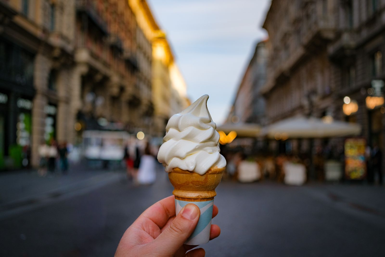 Siena e San Gimignano: 8 idee per scoprire la Toscana medievale nel 2026 7 Gelato da campioni del mondo nei vicoli di San Gimignano