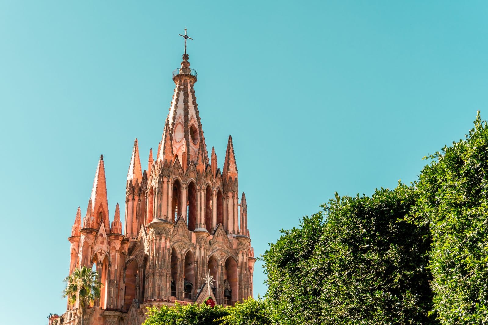 San Miguel de Allende: 12 sfaturi + orașul colonial Bajío 1 Biserica neogotică roz Parroquia de San Miguel Arcángel din San Miguel de Allende