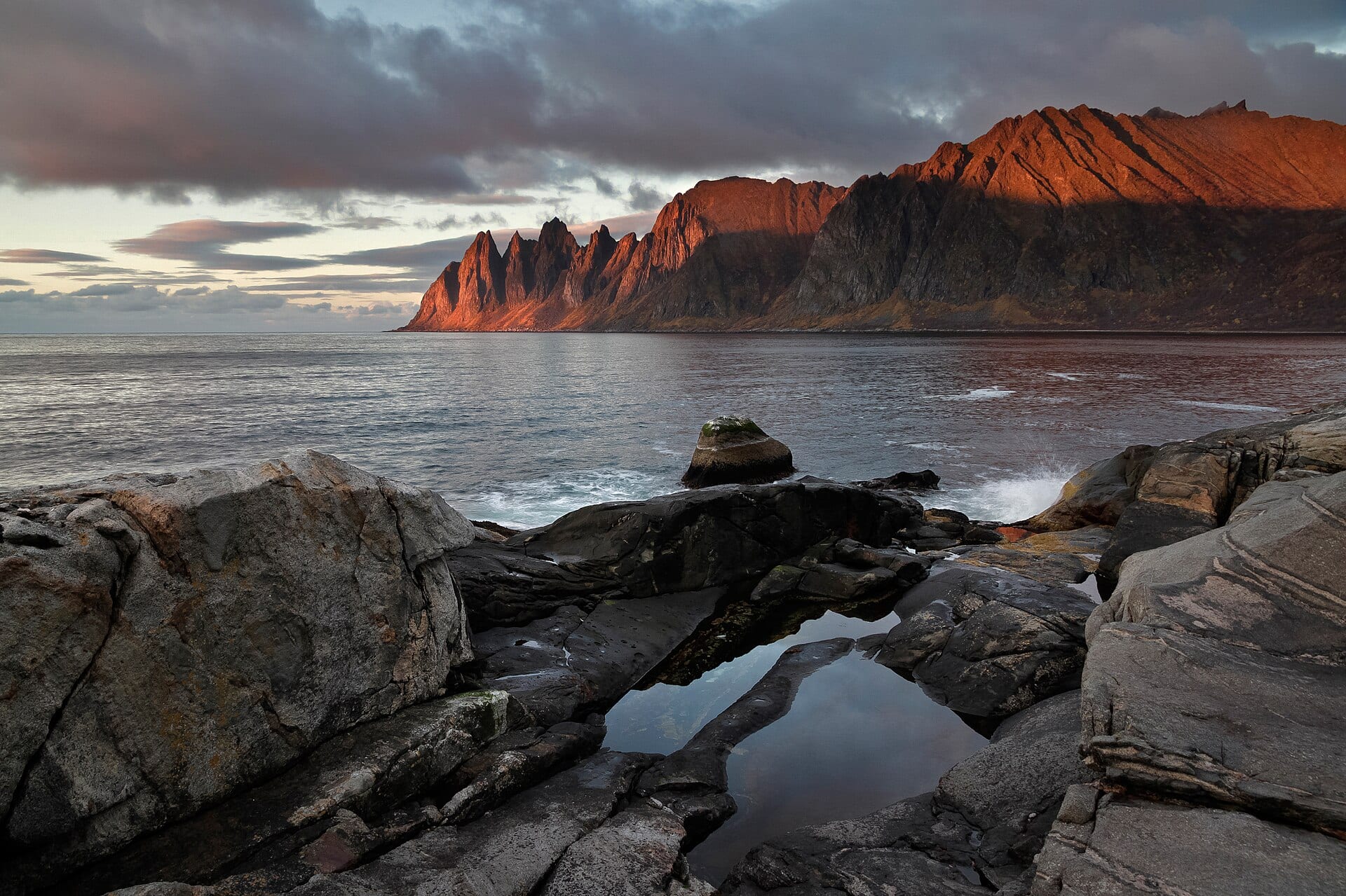Senja Norvegia: 7 lucruri de văzut și făcut lângă Lofoten 2026 7 Belvederea Tungeneset și Dinții Diavolului