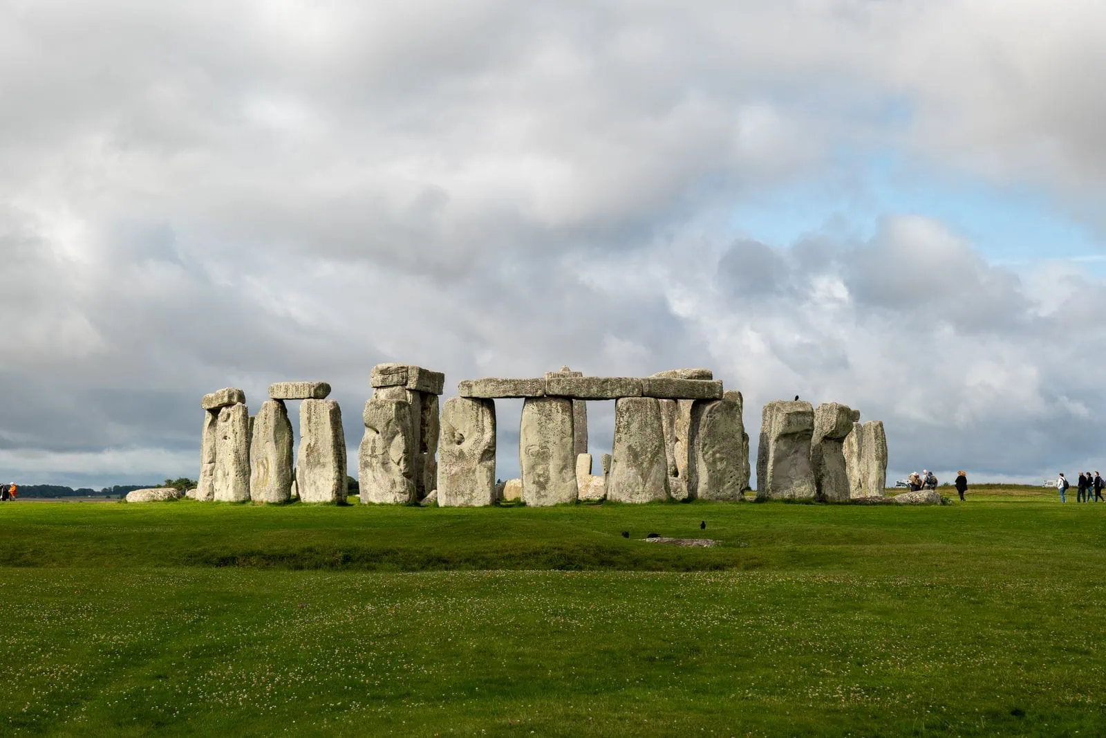 Stonehenge (Anglia): belépő, megközelítés és 12 tipp a környéken 2026-ban 1 Összefoglalás azoknak, akiknek nincs idejük végigolvasni a cikket
