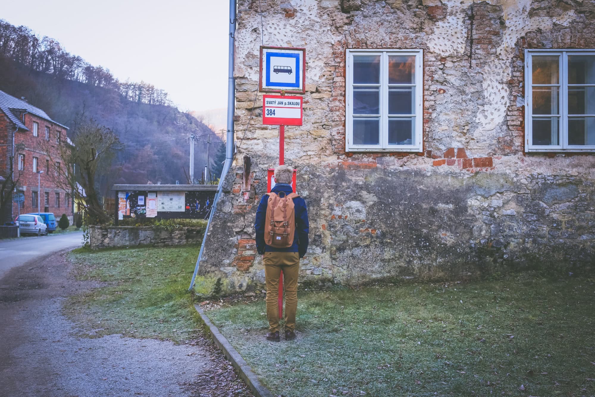 Svatý Jan pod Skalou: 6 idei de excursie în Cehia din Praga 2026 3 Clădirea fostei mănăstiri din Svatý Jan pod Skalou sub stâncă