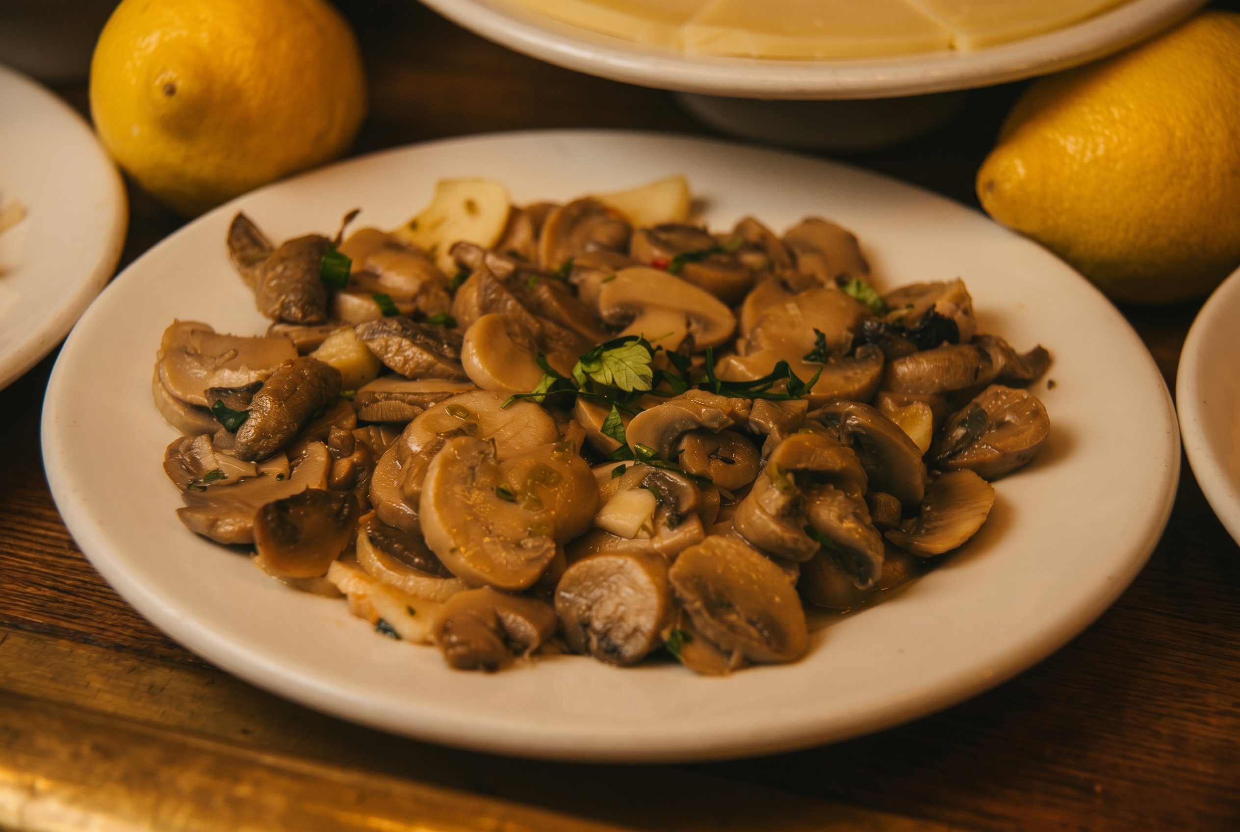 Champiñones al ajillo – žampiony na česneku