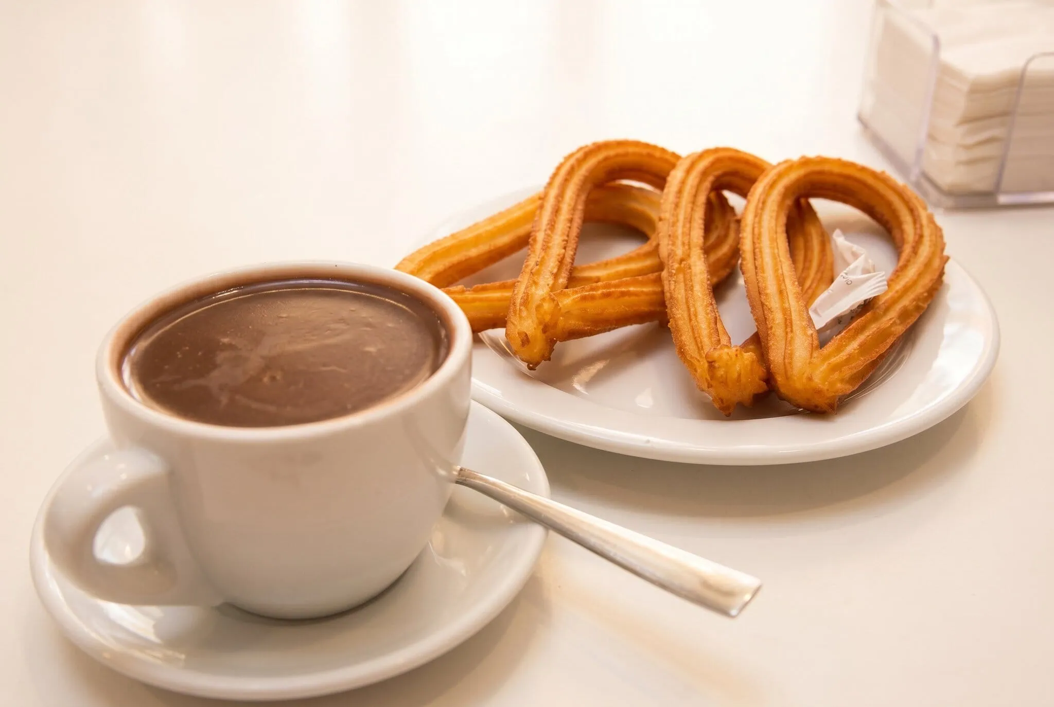 Španielske tapas: čo to je, ako ich jesť a 16 tipov, čo si objednať 19 Churros s horúcou čokoládou