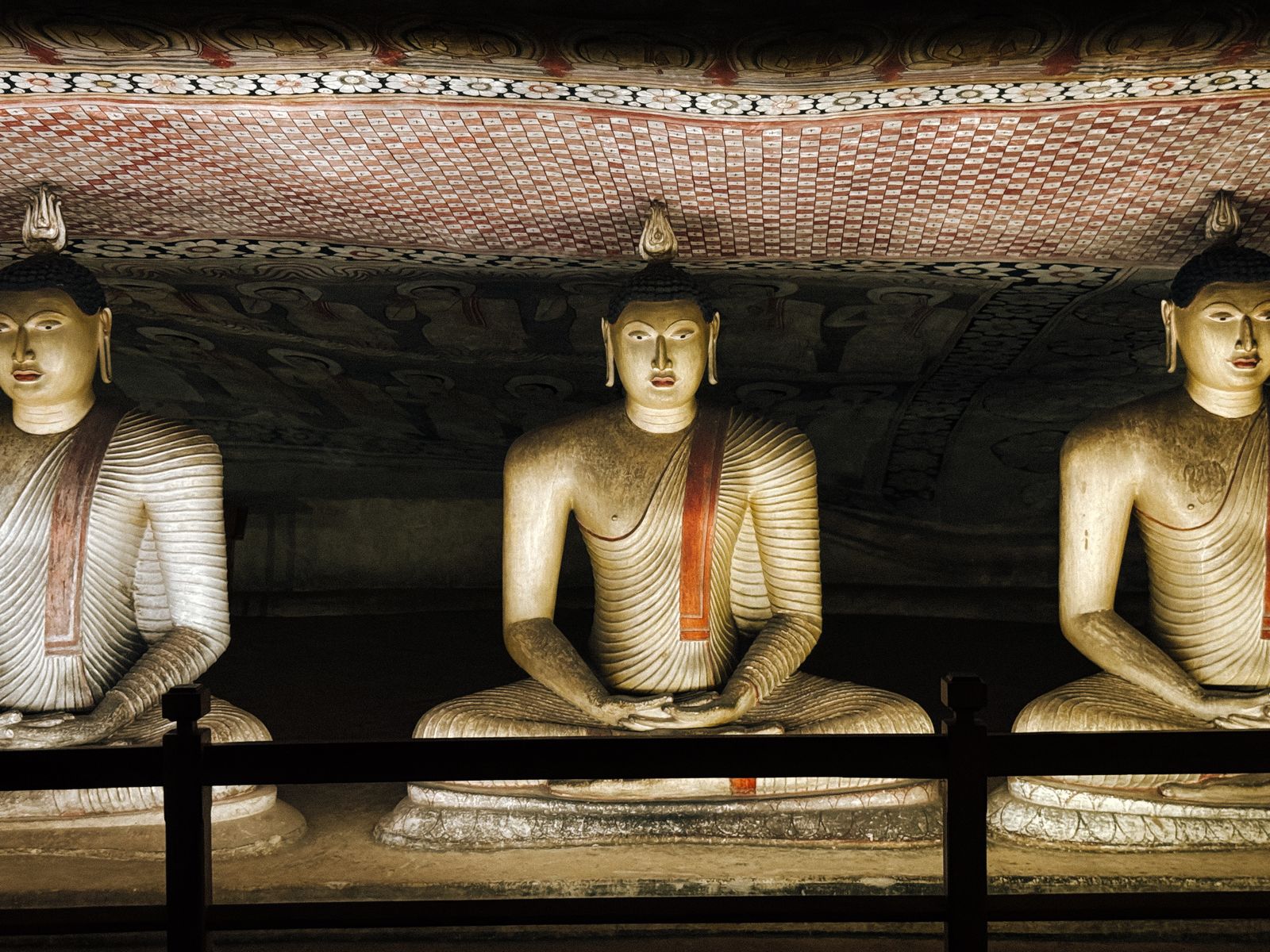 Sri Lanka Travel Guide: 21 Best Things to See in 2026 5 Buddha statues in the Dambulla cave temple