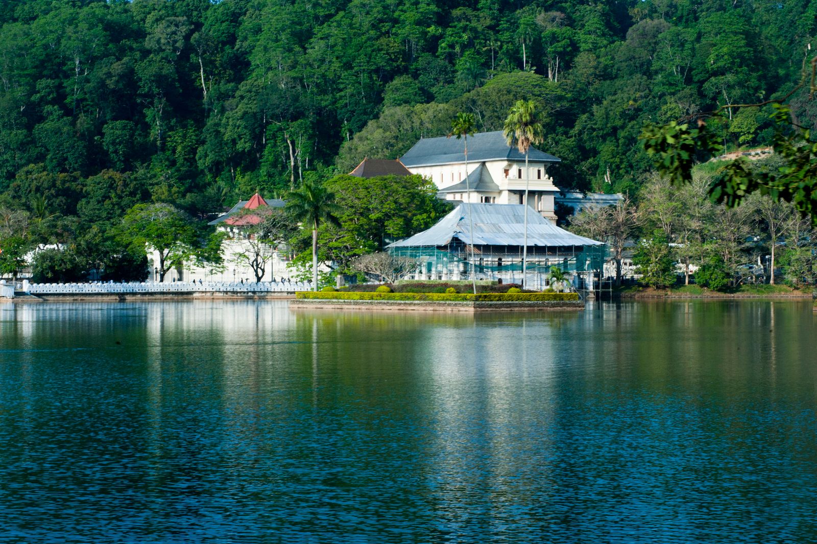 Sri Lanka Travel Guide: 21 Best Things to See in 2026 7 Temple of the Tooth by the lake in Kandy