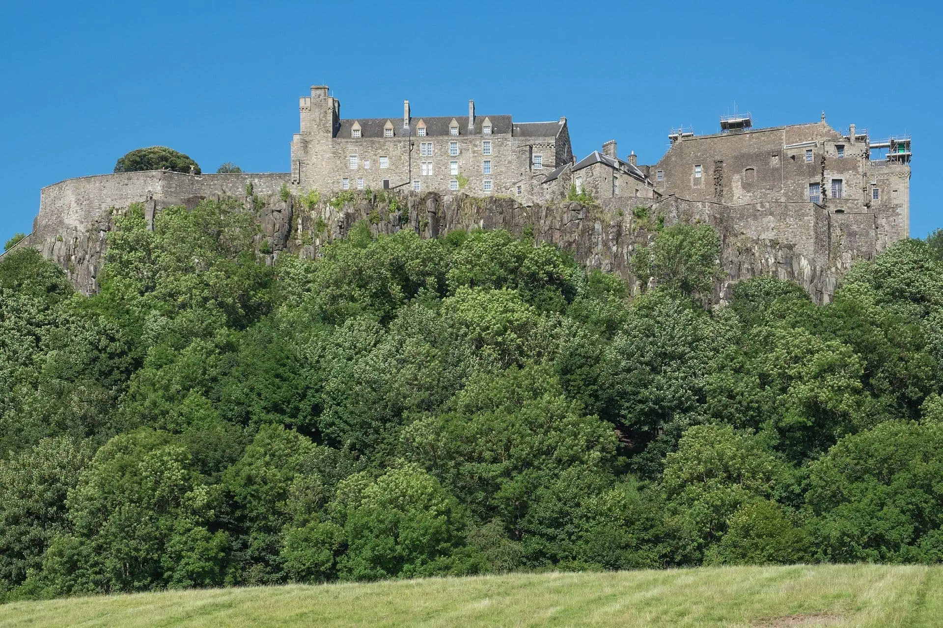 Skócia utazás: 30 tipp, mit nézz meg és hová menj 2026-ban 10 Stirling Castle a város fölött
