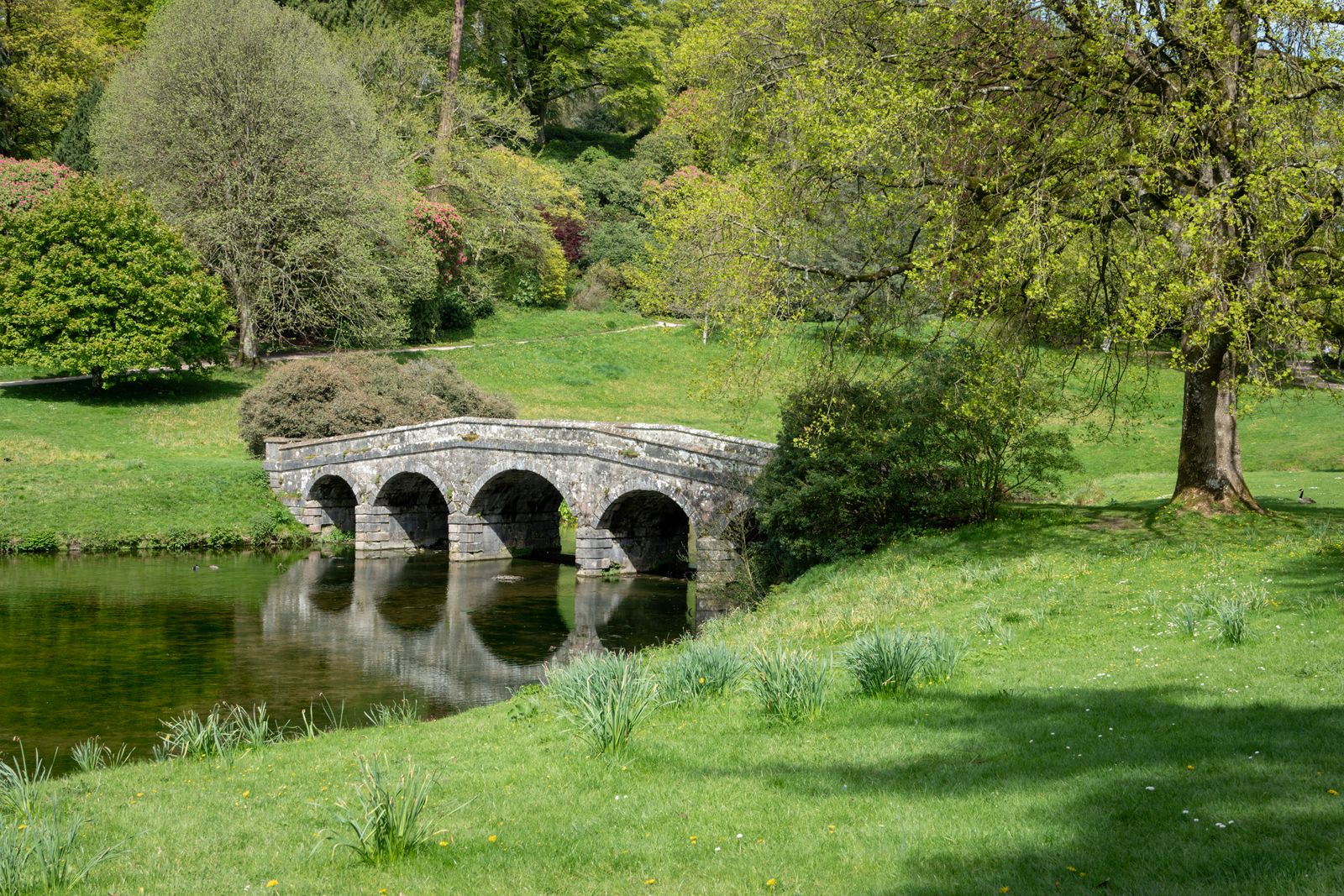 Stonehenge en Angleterre : billets, accès et 12 idées aux alentours en 2026 16 Stourhead : un jardin paysager digne d'un film