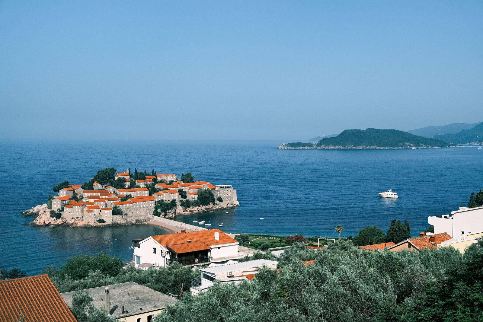 Sveti Stefan, Černá Hora: 10 tipů na nejfotogeničtější ostrov Jadranu 14 Dokonalé načasování a kde zaparkovat
