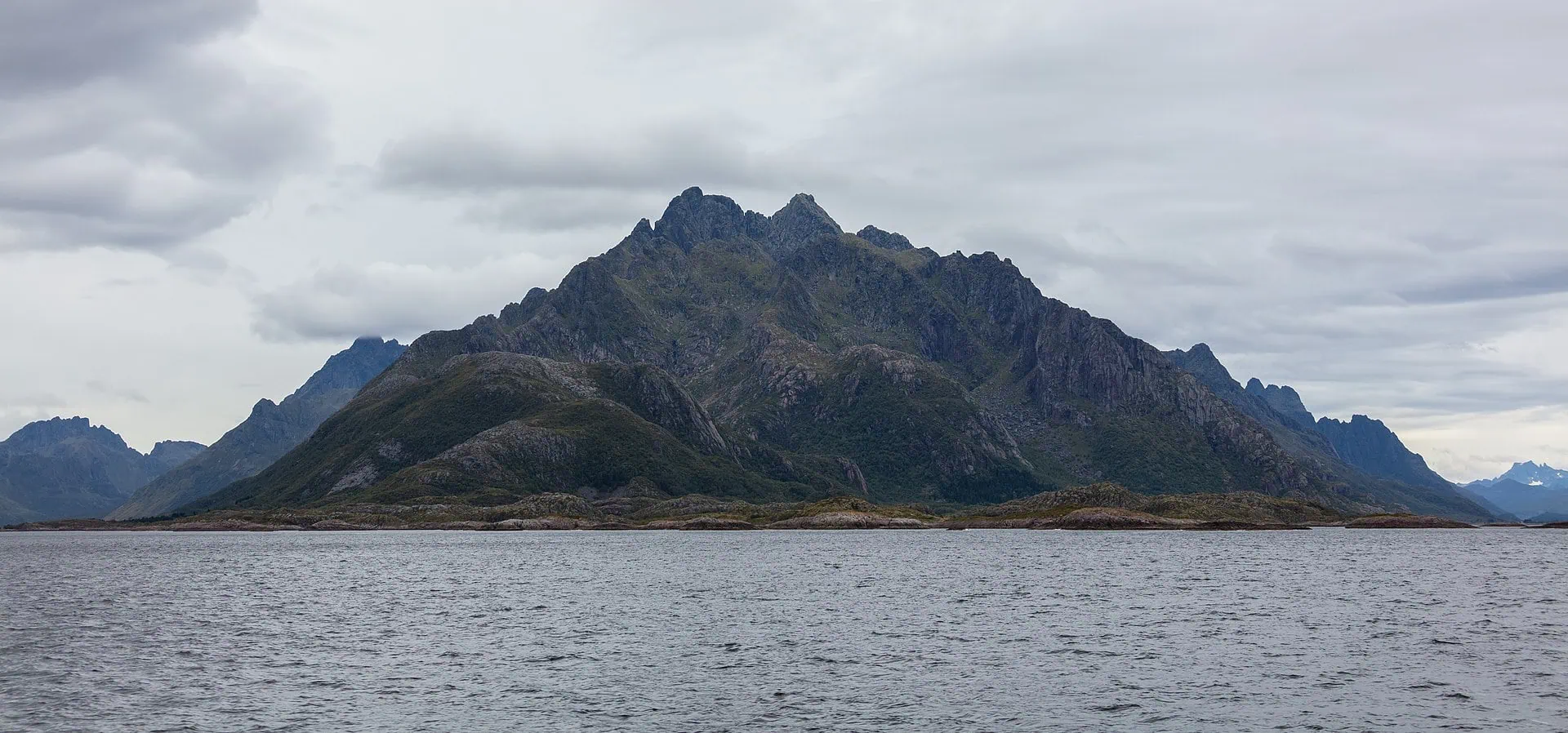 Svolvær, Norway: Gateway to Lofoten and What to See in 2026 1 Summary of Svolvær, Norway