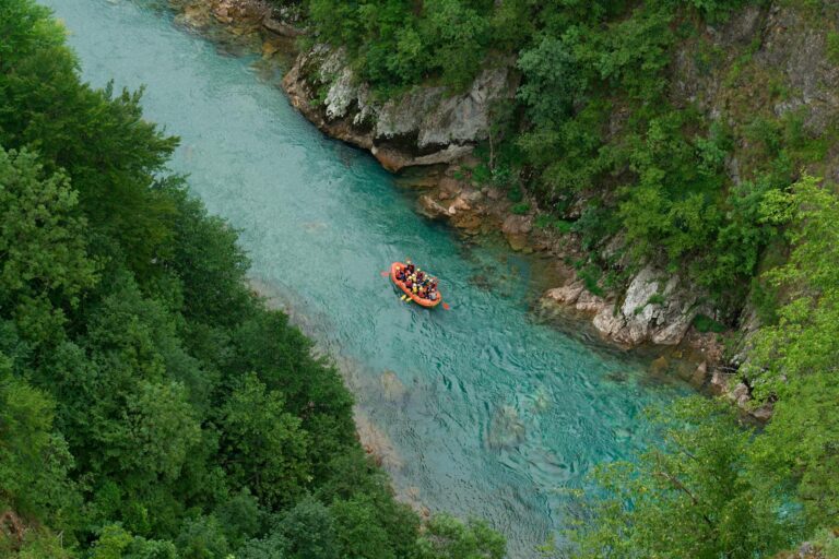 Montenegro: guide, tips och vad du ska se 2026 3 Taras kanjon och Đurđevićabron: rafting, zipline och Europas djupaste kanjon 2026
