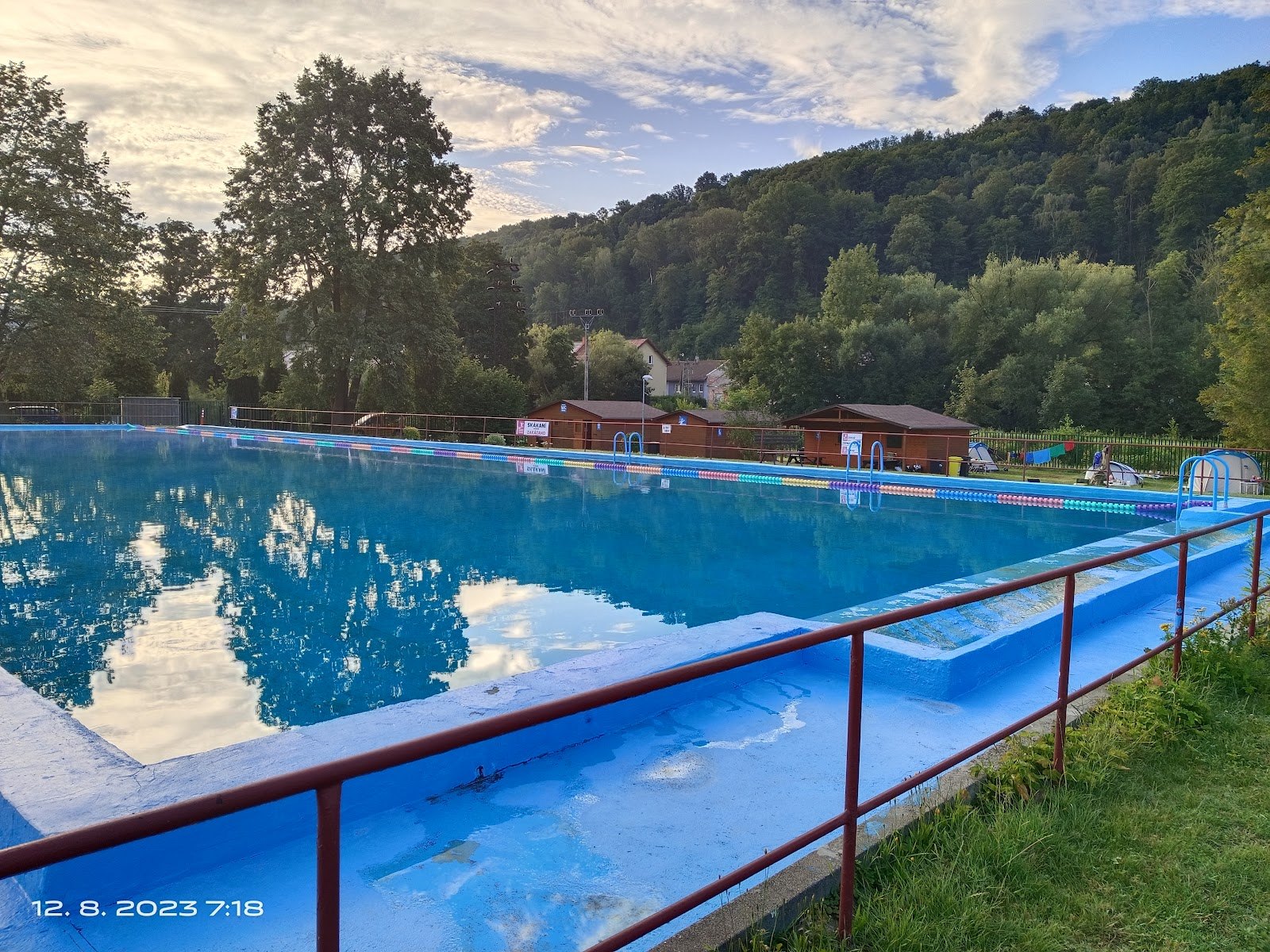 Thermalbäder in Tschechien: 12 Tipps für warmes Wasser im Jahr 2026 14 Thermalbad im Freien in Benešov nad Ploučnicí