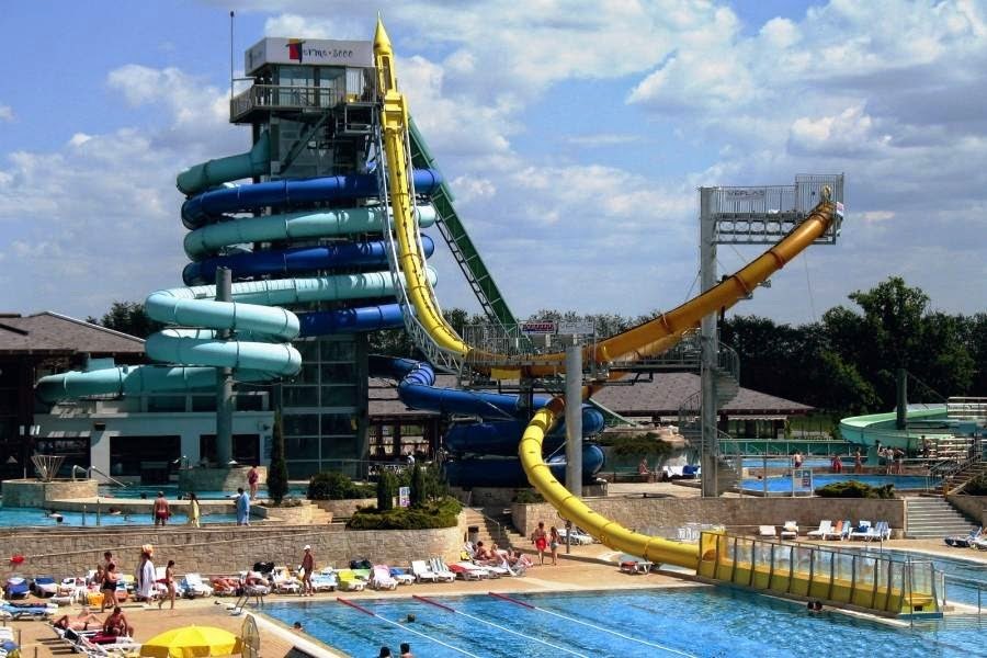 Les meilleurs thermes de Slovénie : 13 stations thermales pour 2026 3 Tour à toboggans aux Terme 3000 Moravske Toplice