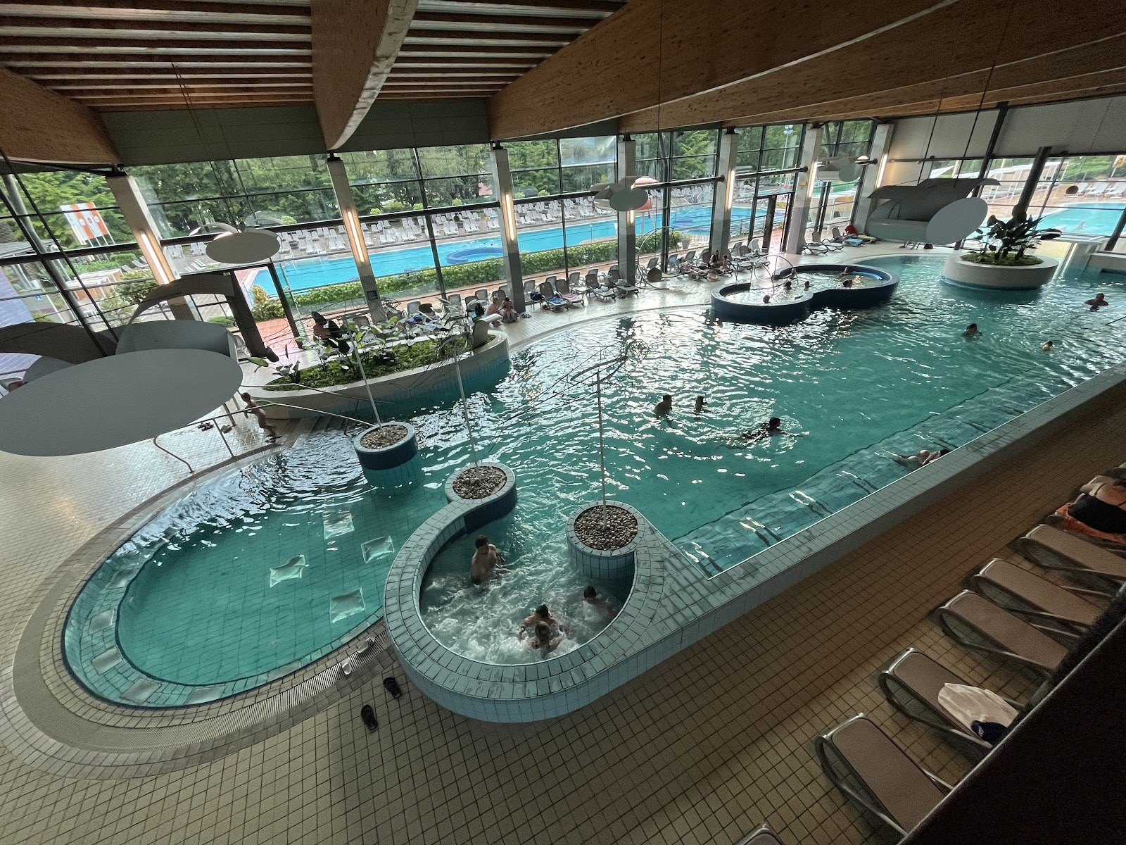 Les meilleurs thermes de Slovénie : 13 stations thermales pour 2026 15 Bassin thermal intérieur Balnea aux Terme Krka Dolenjske Toplice