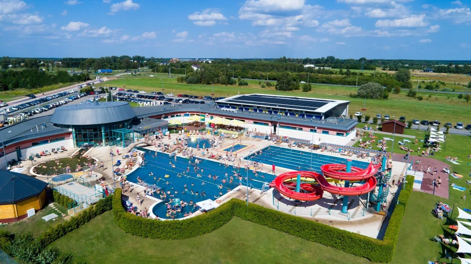 Les meilleurs thermes en Pologne : 8 adresses près de la frontière et dans les Tatras en 2026 10 Bassins thermaux extérieurs de Termy Mszczonów vus d'en haut