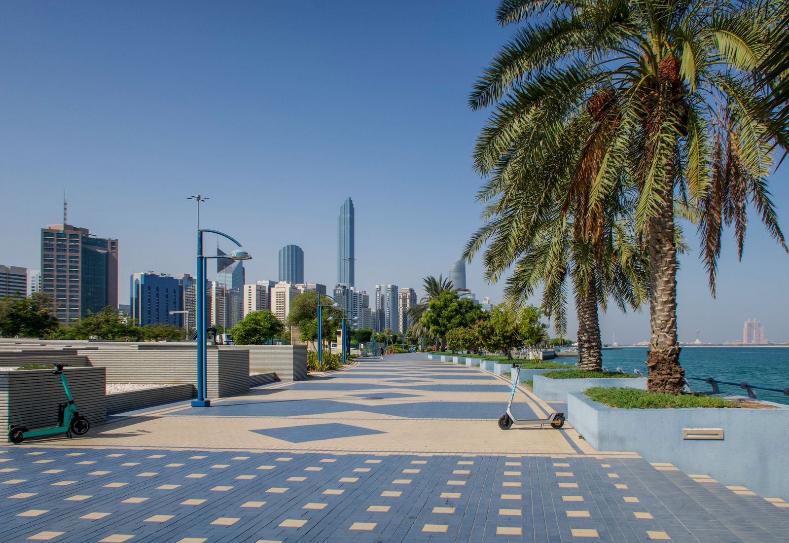Abu Dhabi: 21 dicas do que ver e quando ir 17 Calçadão Corniche com praias