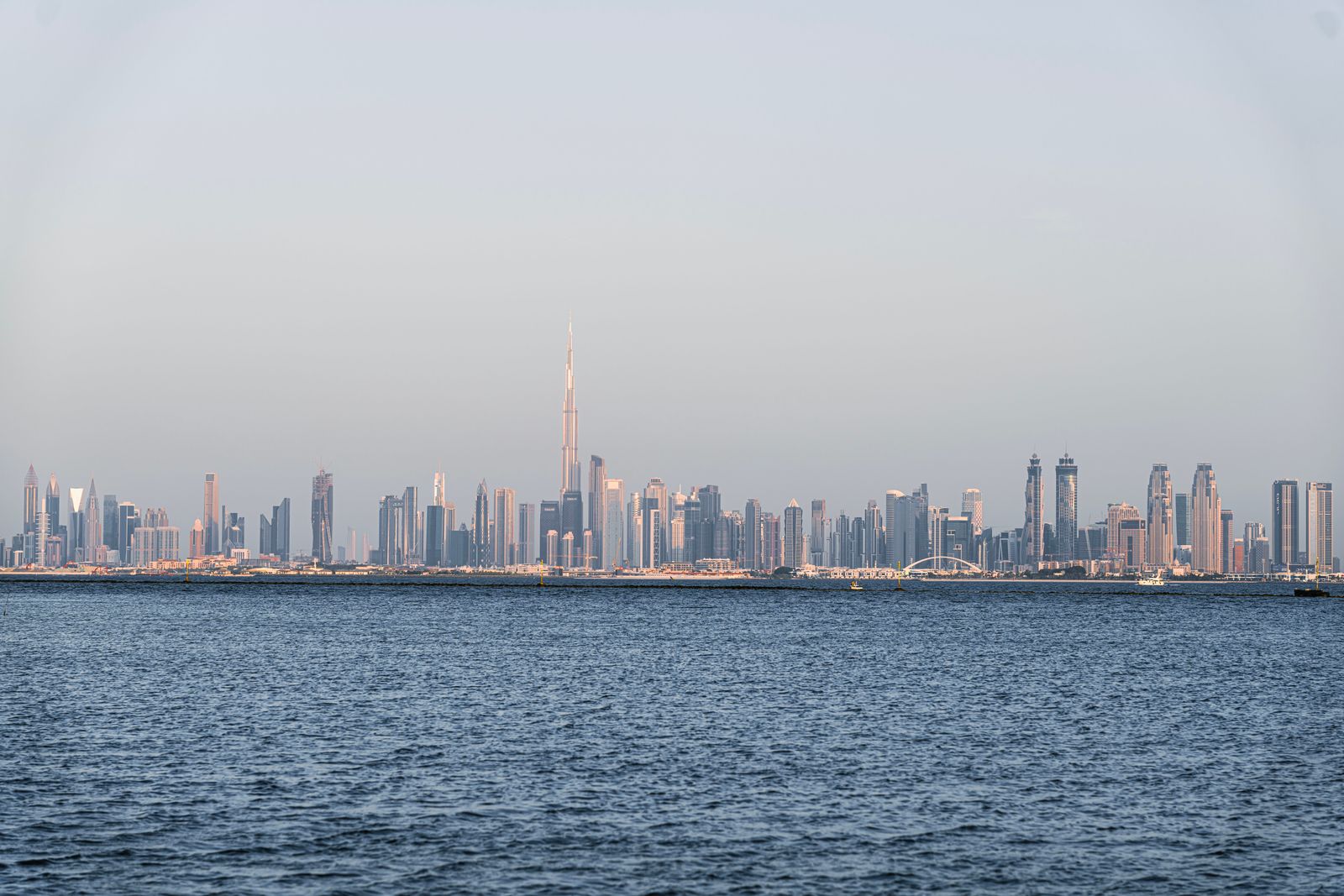 Abu Dhabi: 21 dicas do que ver e quando ir 23 Dubai num bate-volta — de ônibus por cerca de 6 euros