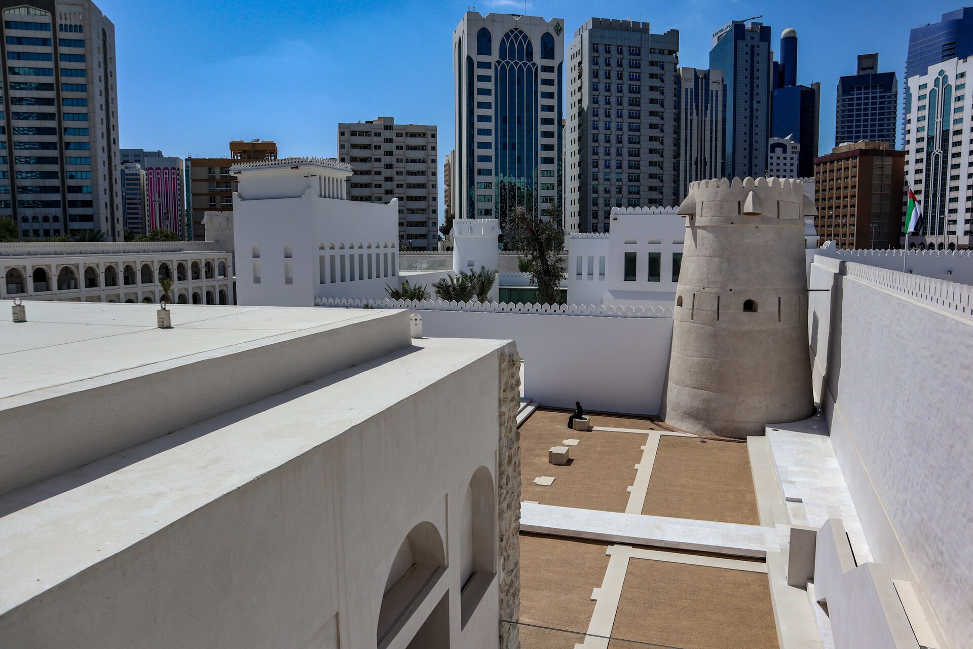 Abu Dhabi: 21 dicas do que ver e quando ir 7 Fortaleza Qasr Al Hosn, o edifício mais antigo da cidade