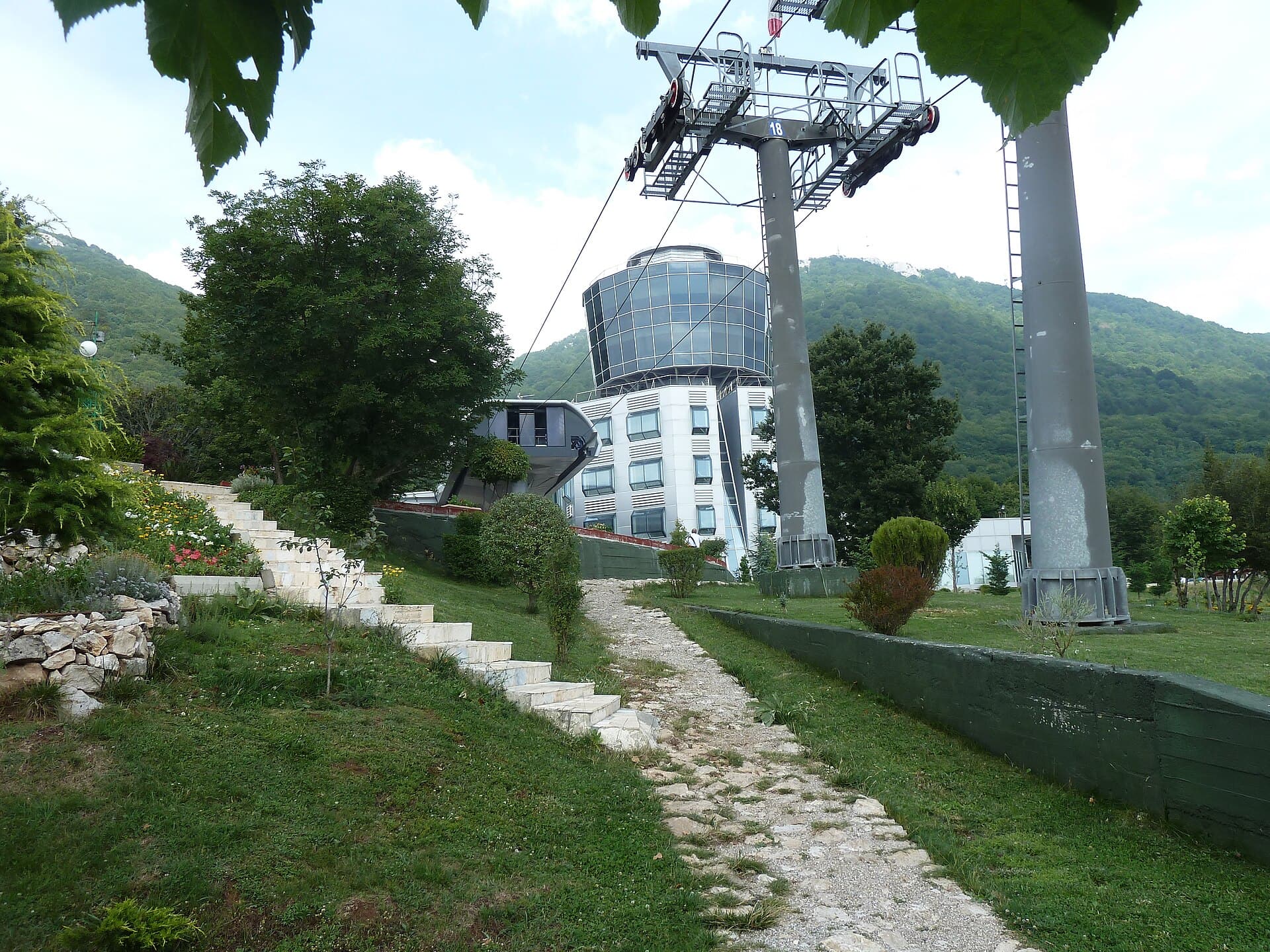 Tirana, Albania: 14 lucruri de văzut în capitală în 2026 16 Telecabina Dajti Express: evadare deasupra orașului