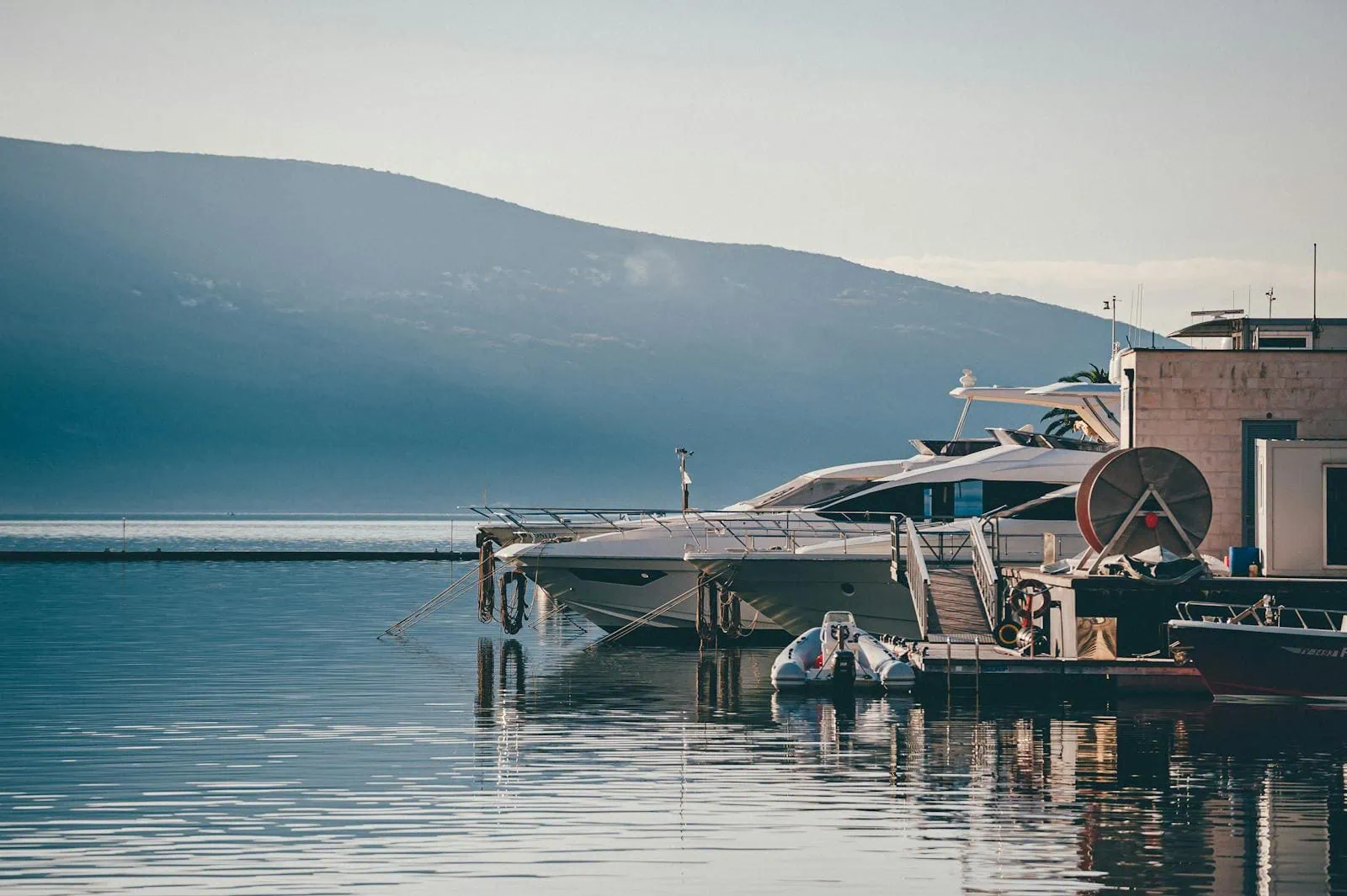 Tivat Montenegró: 10 tipp a luxusmarinához és környékéhez 3 Hol szállj meg Tivatban