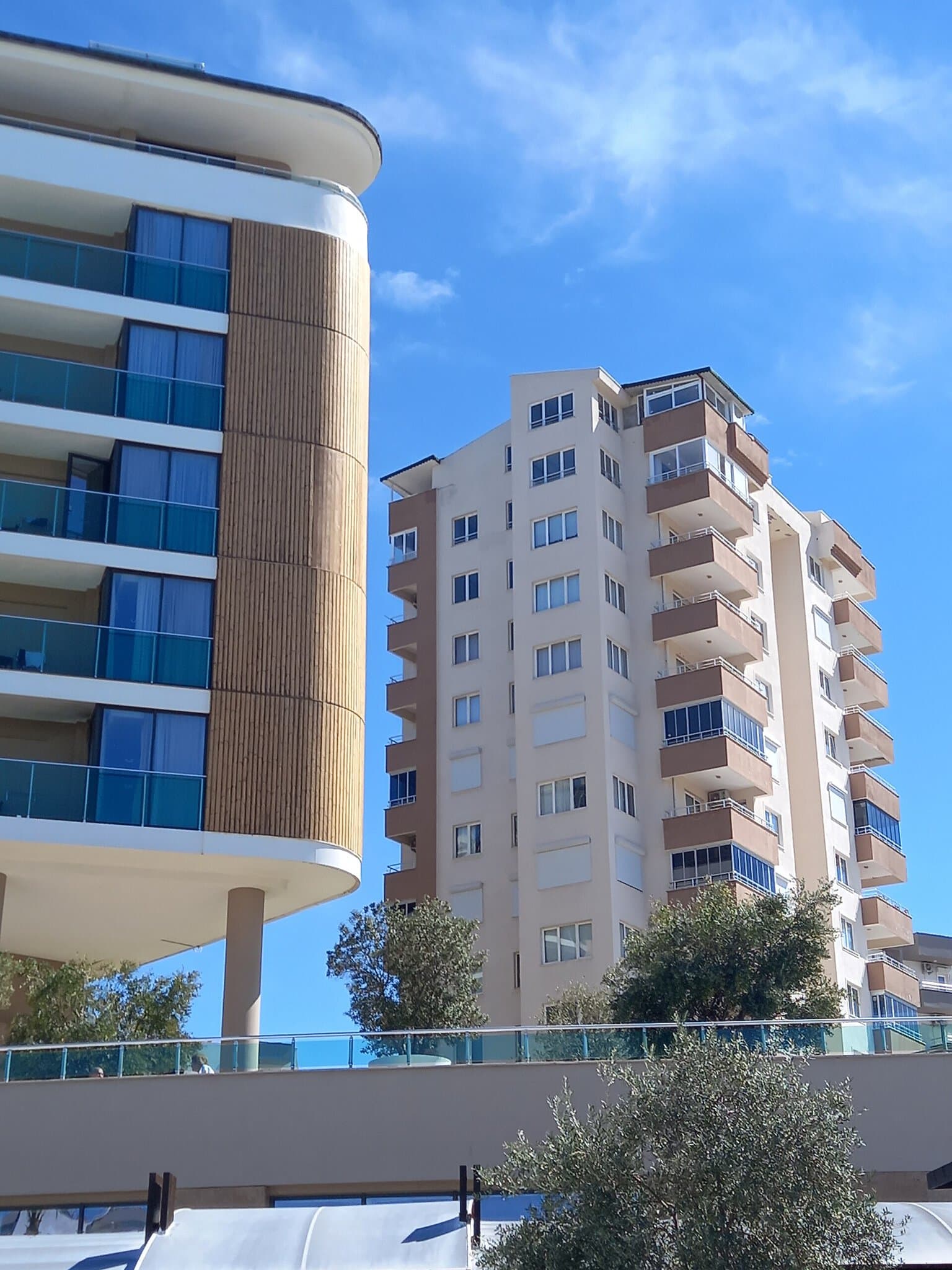 Cele mai frumoase plaje din Turcia: 12 sfaturi (Patara, İztuzu, Kaputaş) în 2026 8 Lara (Antalya): siguranță de familie lângă aeroport