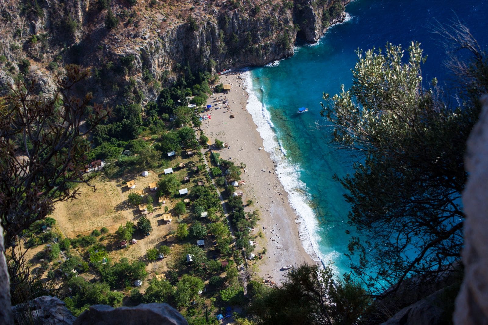 Cele mai frumoase plaje din Turcia: 12 sfaturi (Patara, İztuzu, Kaputaş) în 2026 14 Perle ascunse lângă Fethiye: Butterfly Valley, Kabak și Gemiler