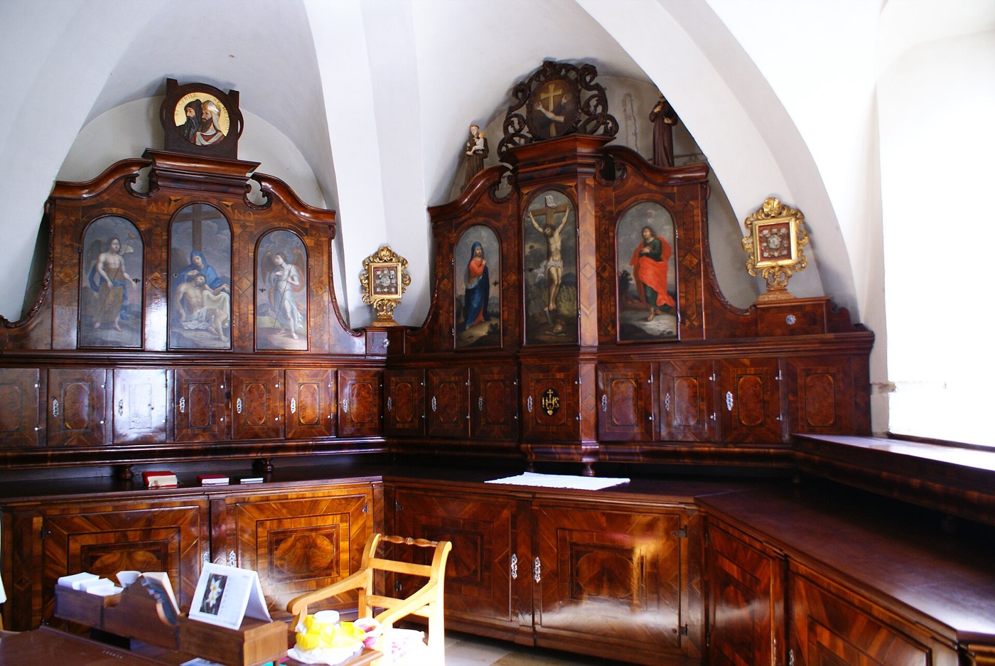 Uherské Hradiště: 9 tips på vad du ska se i Slováckos huvudstad 2026 6 Marie bebådelse-kyrkan vid franciskanerklostret i Uherské Hradiště