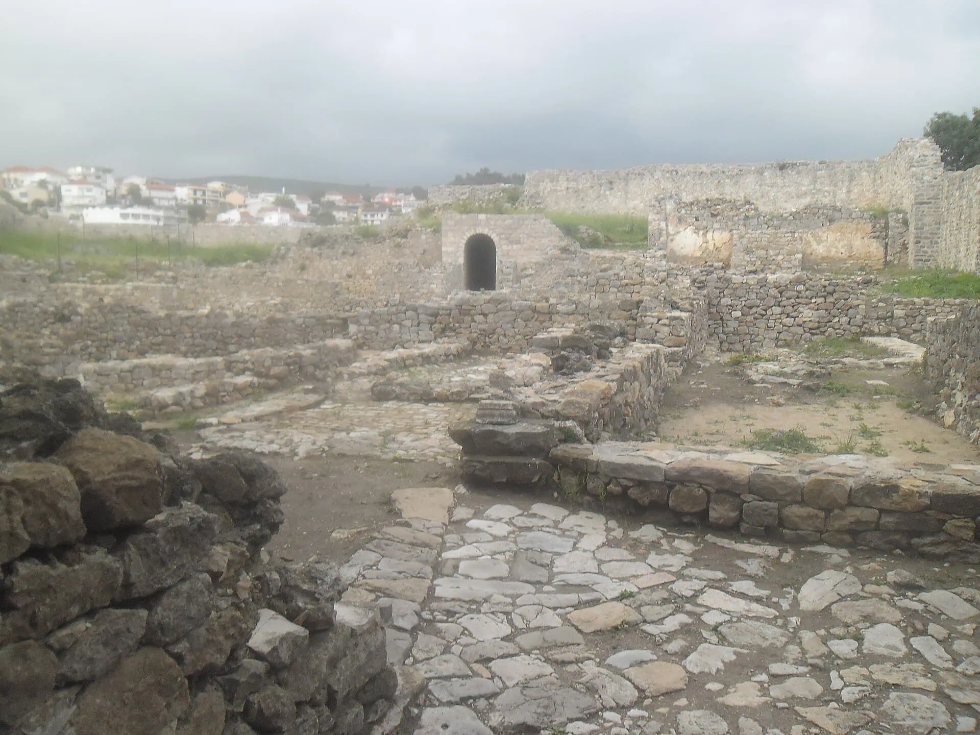 Ulcinj Montenegró: 11 tipp a legdélibb tengerpartra (Velika Plaža és Ada Bojana) 5 A Stari Grad és kalóztörténelme