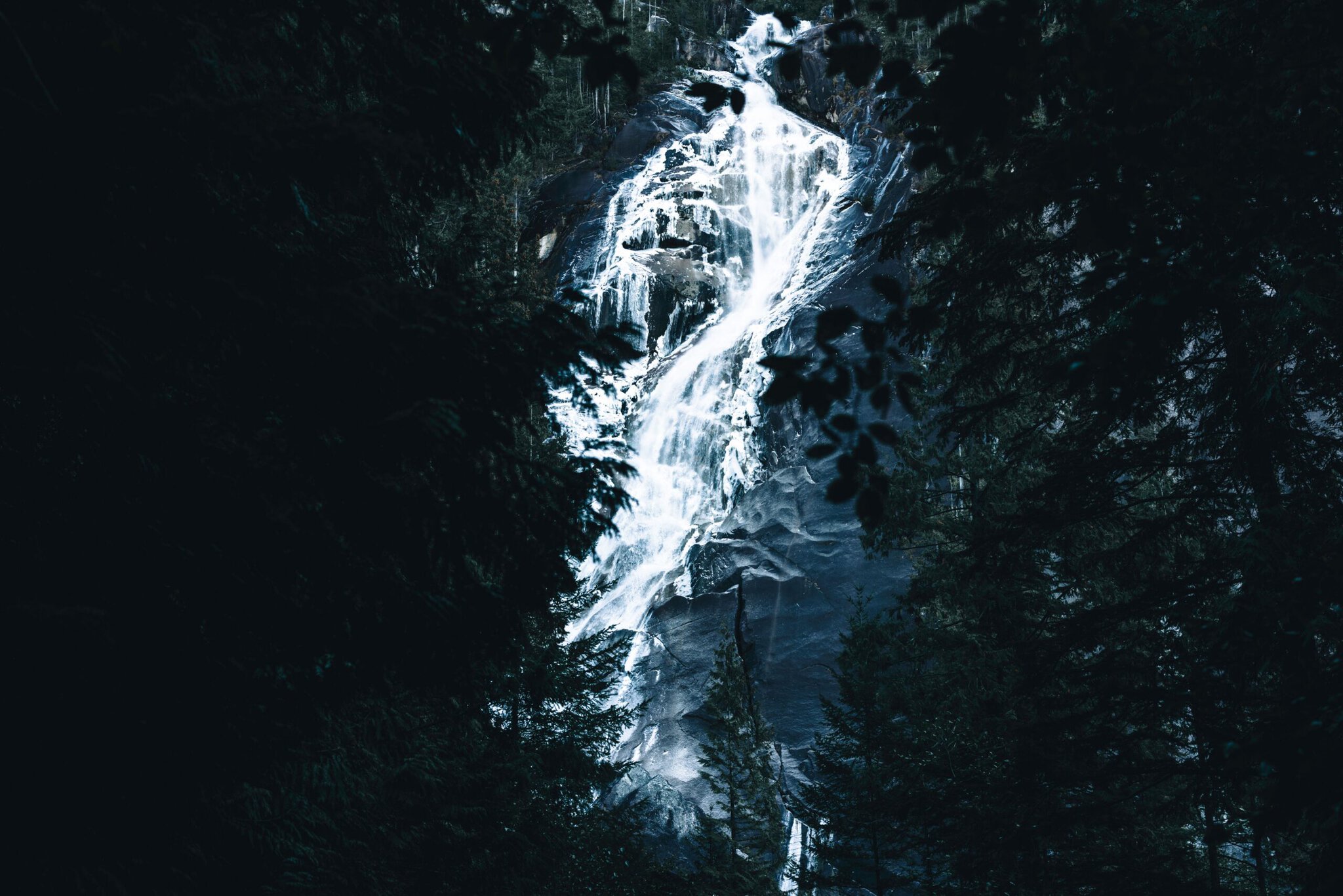 Sea-to-Sky Highway : la plus belle route de Vancouver à Whistler (Canada) en 2026 7 Vodopád Shannon Falls u Squamishe