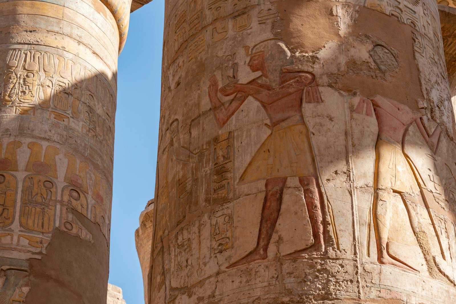 Čo vidieť v Egypte: 17 najkrajších miest a pamiatok 1 Stĺpy starovekého egyptského chrámu